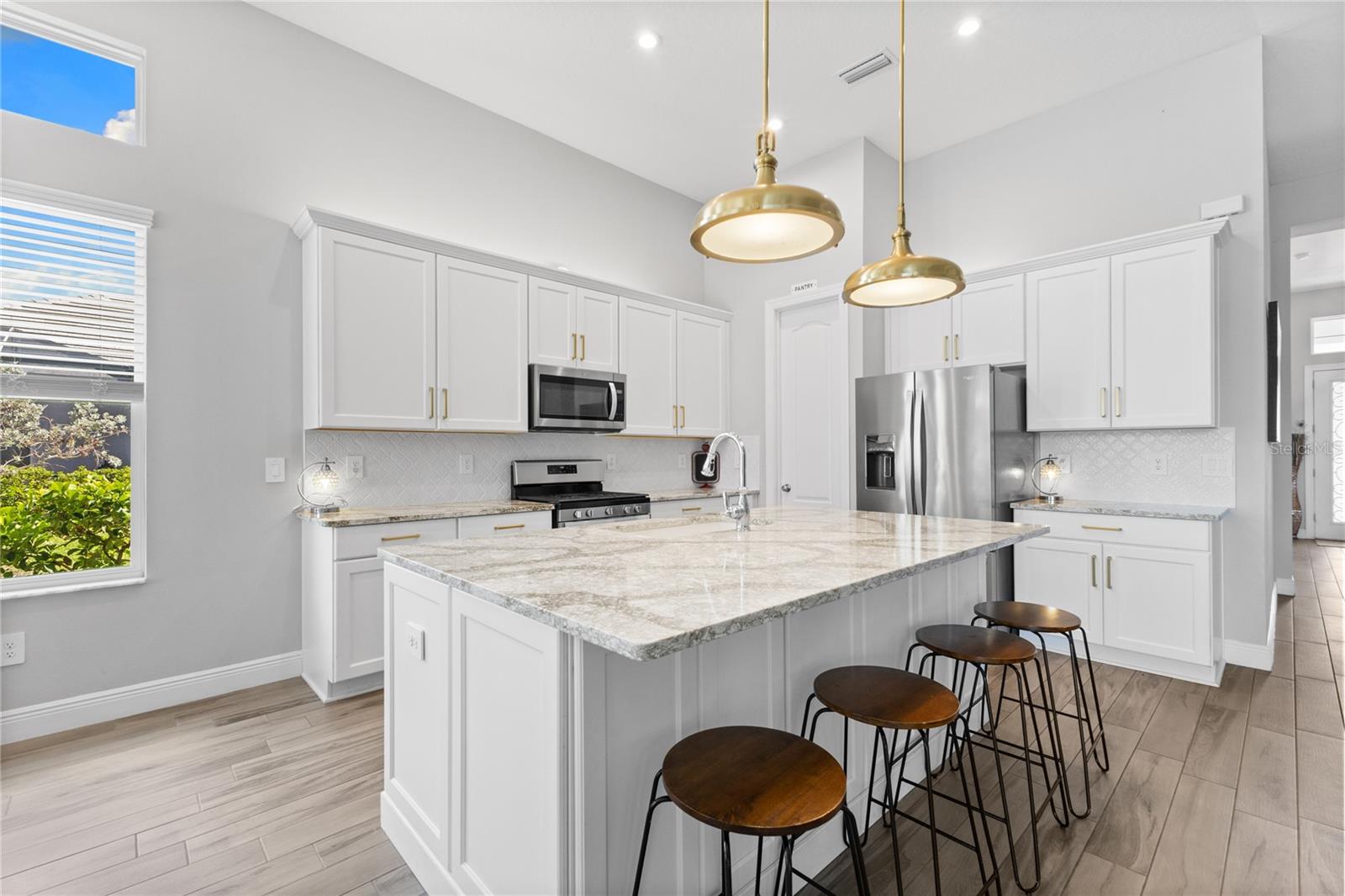Listing Image #10