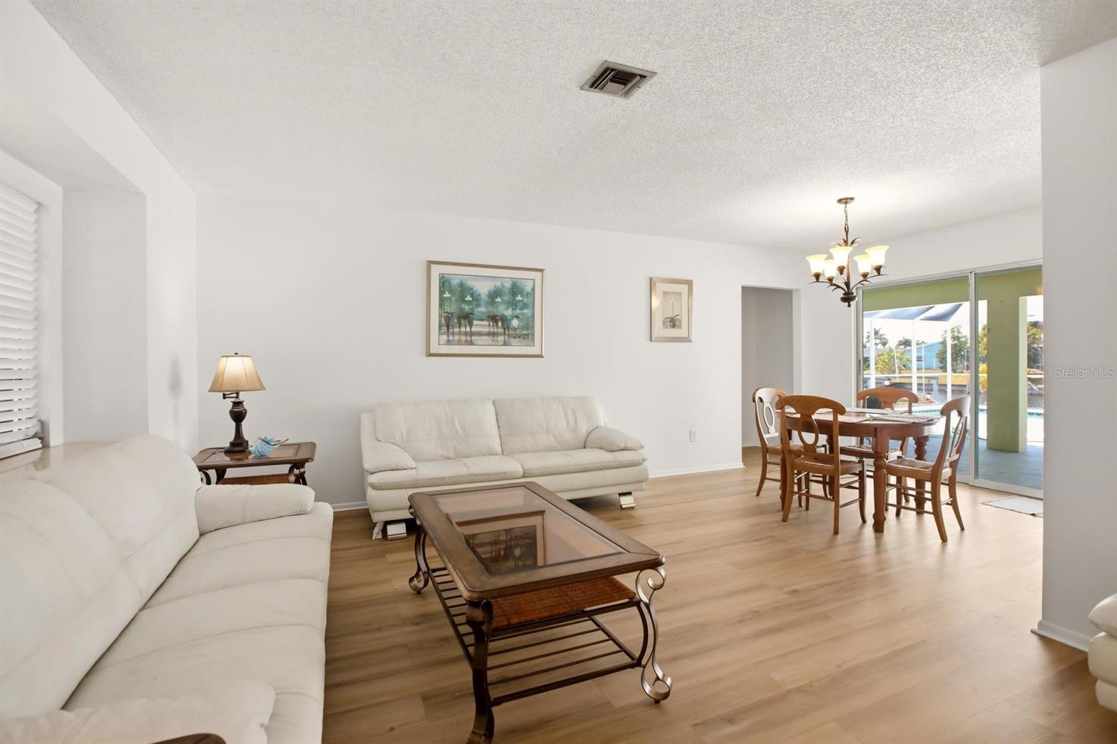 Listing Image #5