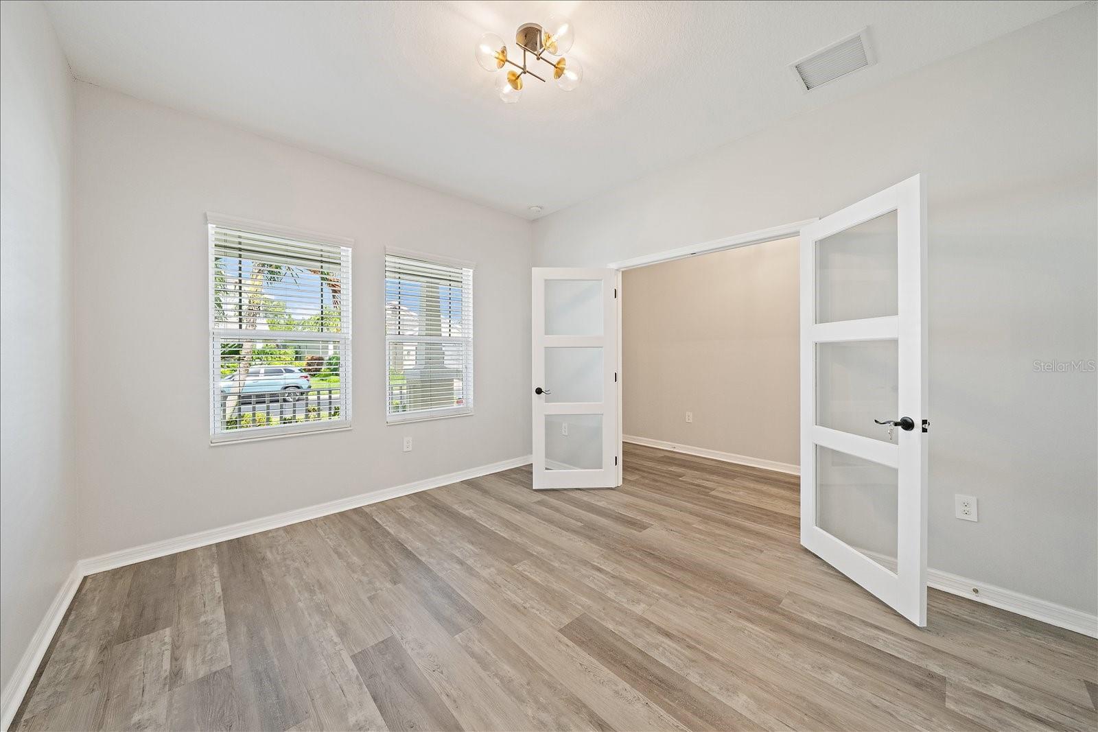 Listing Image #12