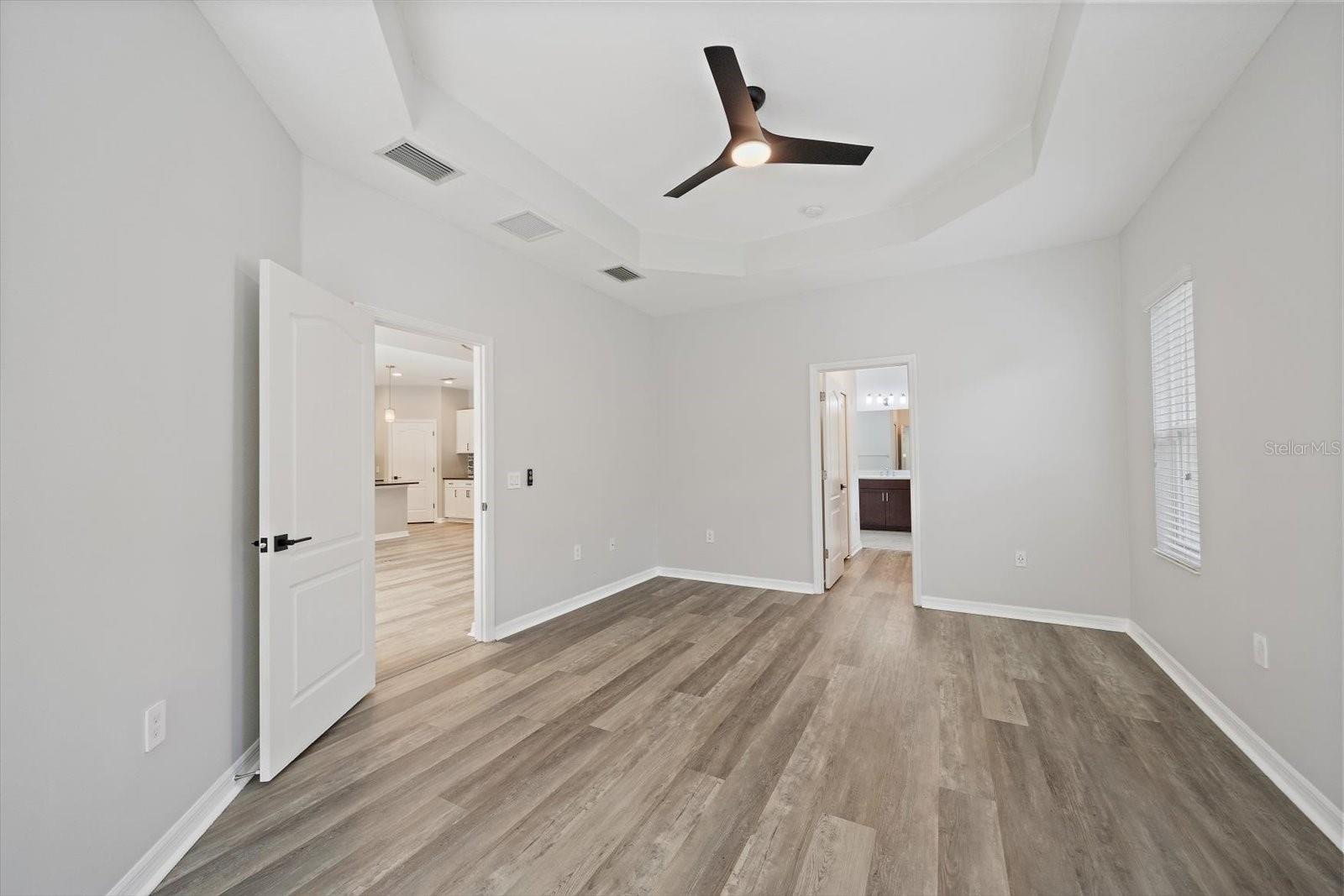 Listing Image #18