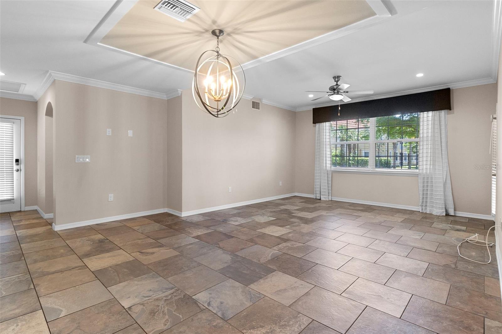 Listing Image #7