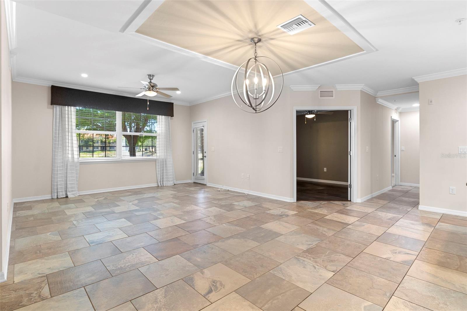 Listing Image #9