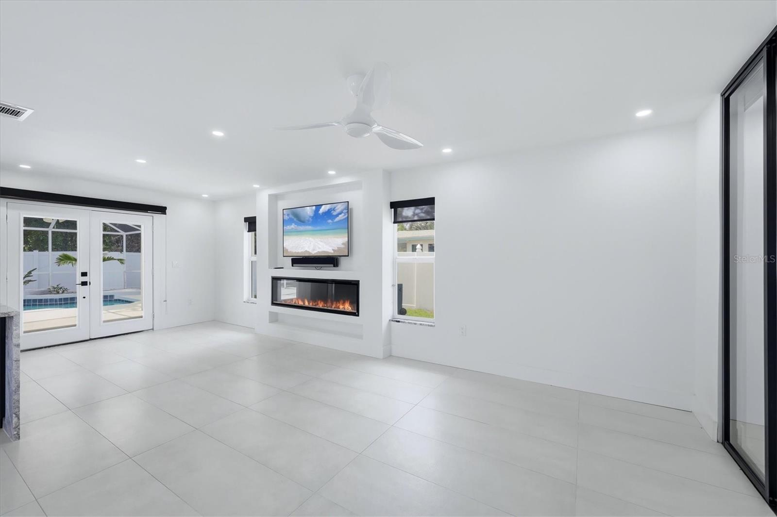 Listing Image #11