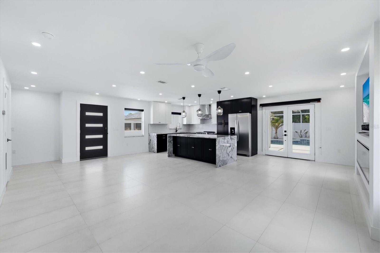 Listing Image #12