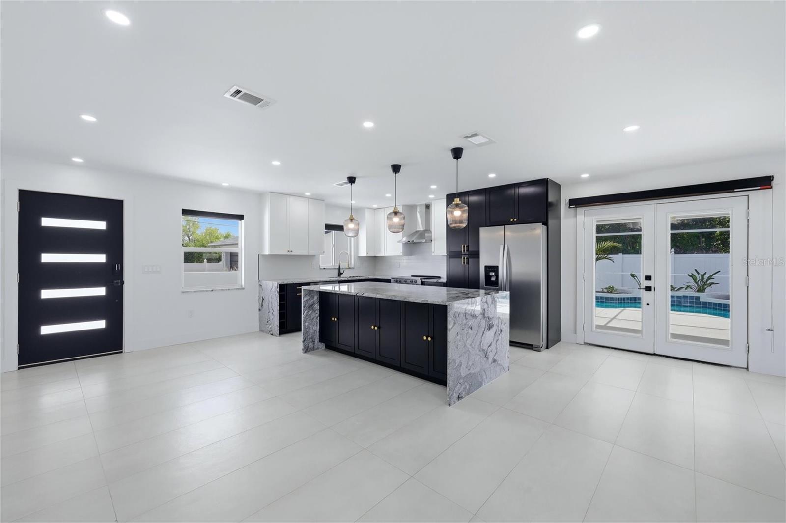 Listing Image #13