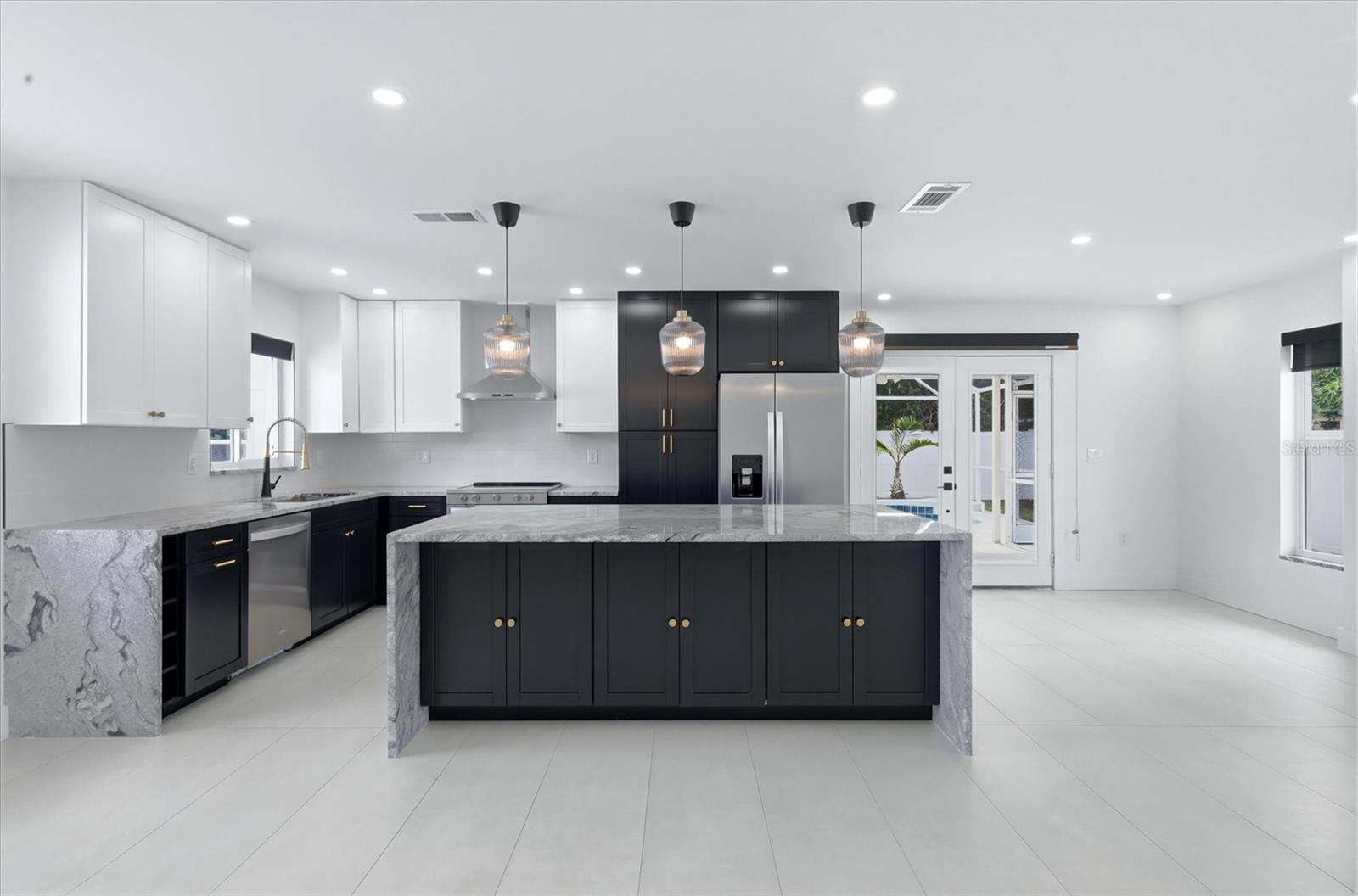 Listing Image #16