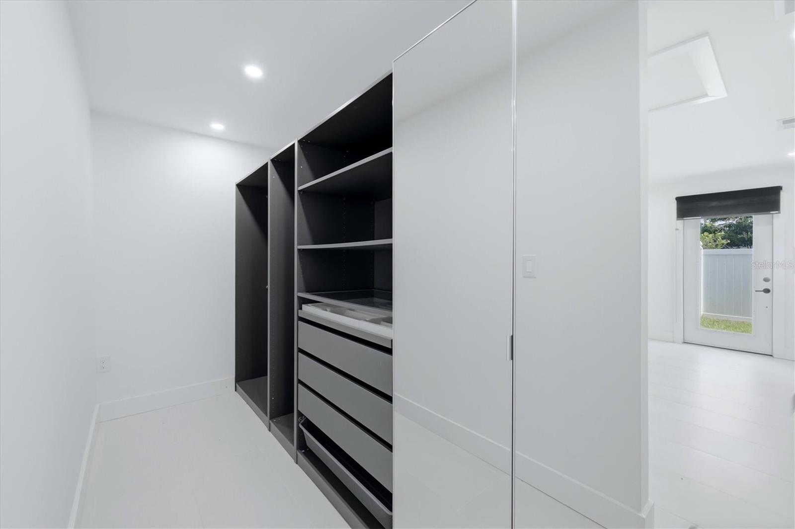 Listing Image #28