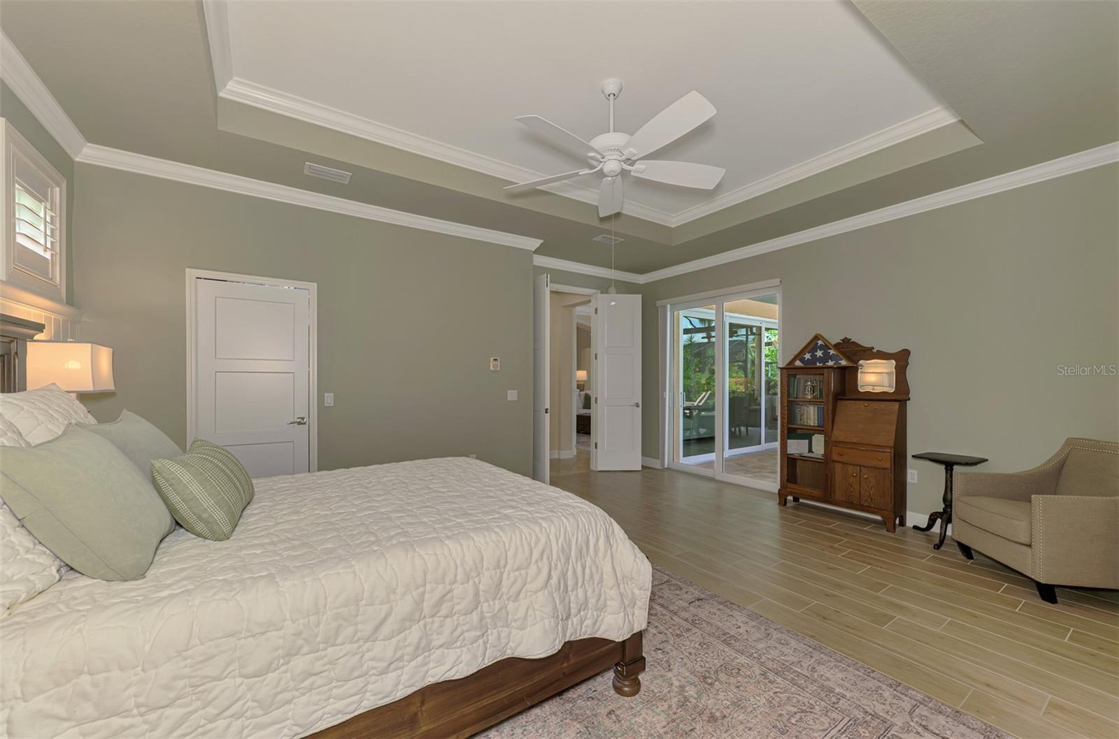 Listing Image #12