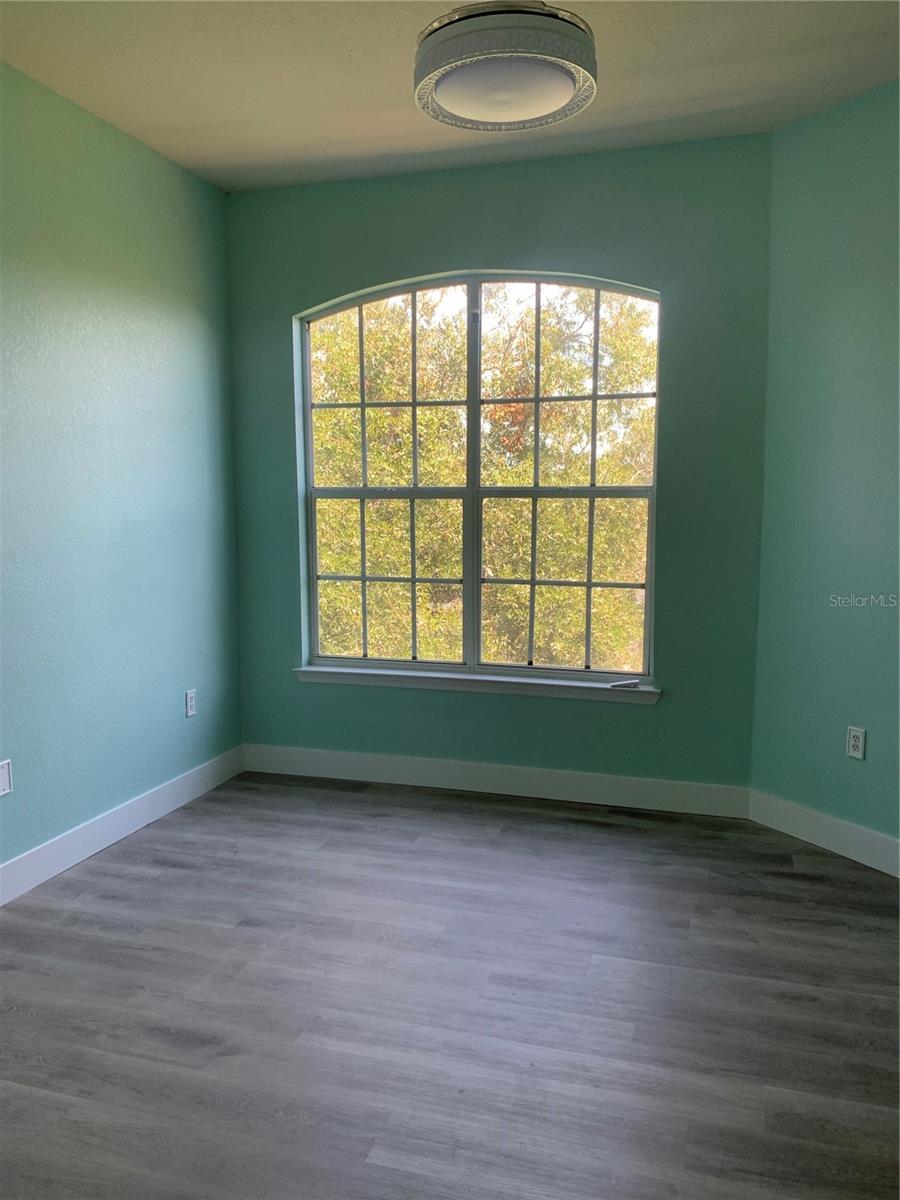 Listing Image #12