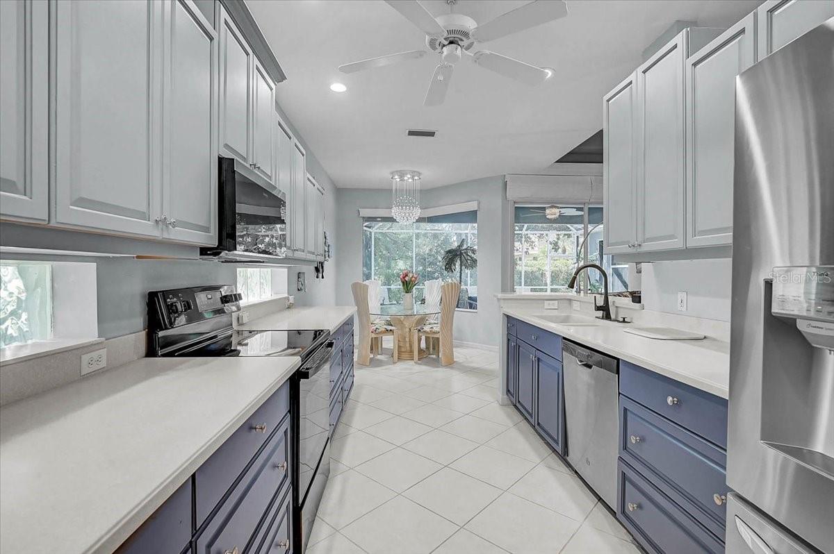 Listing Image #12