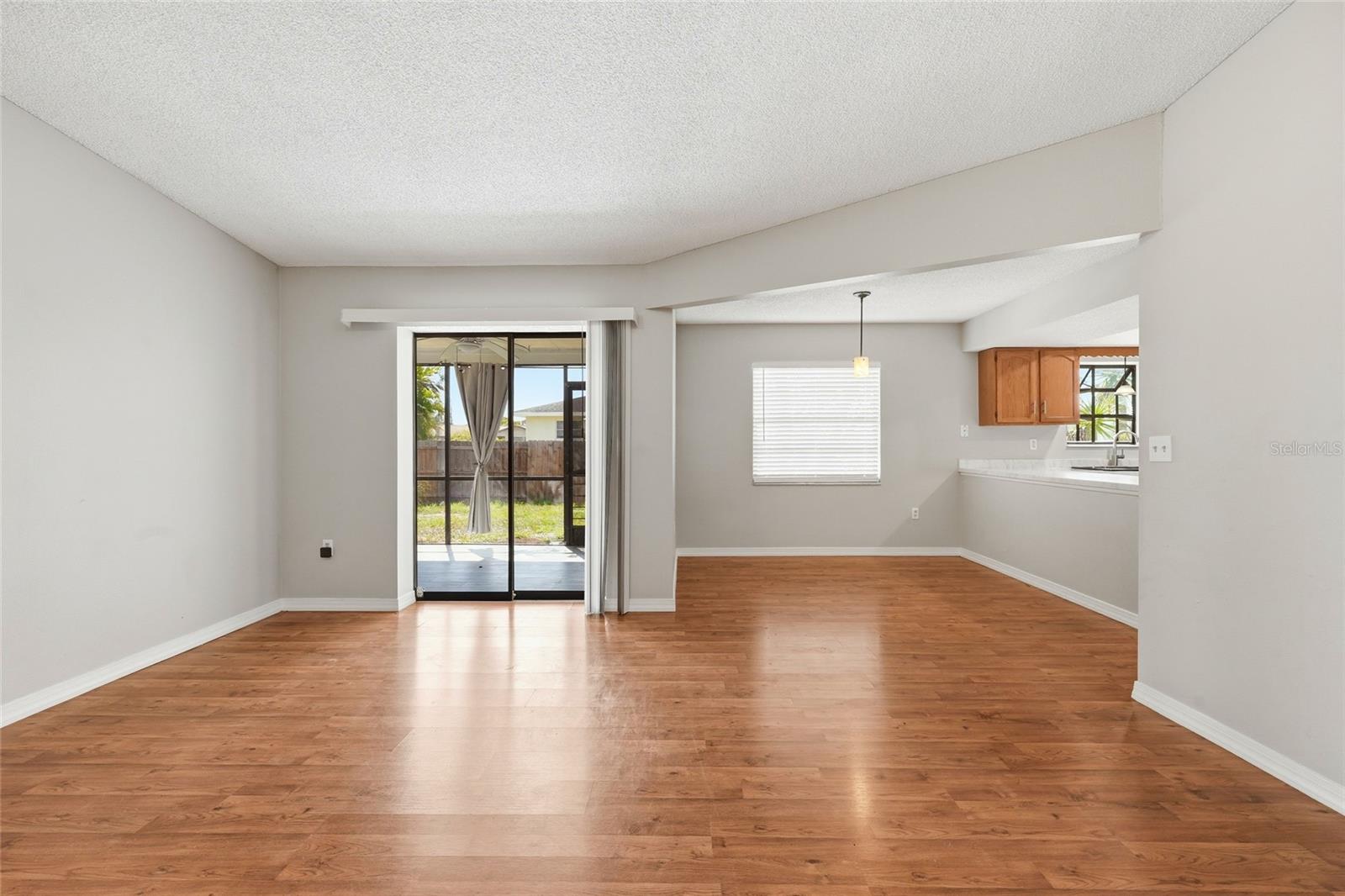 Listing Image #6