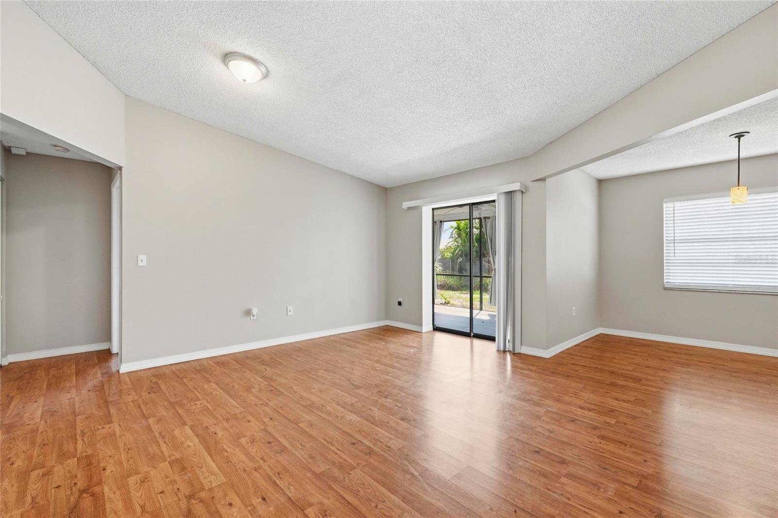 Listing Image #7
