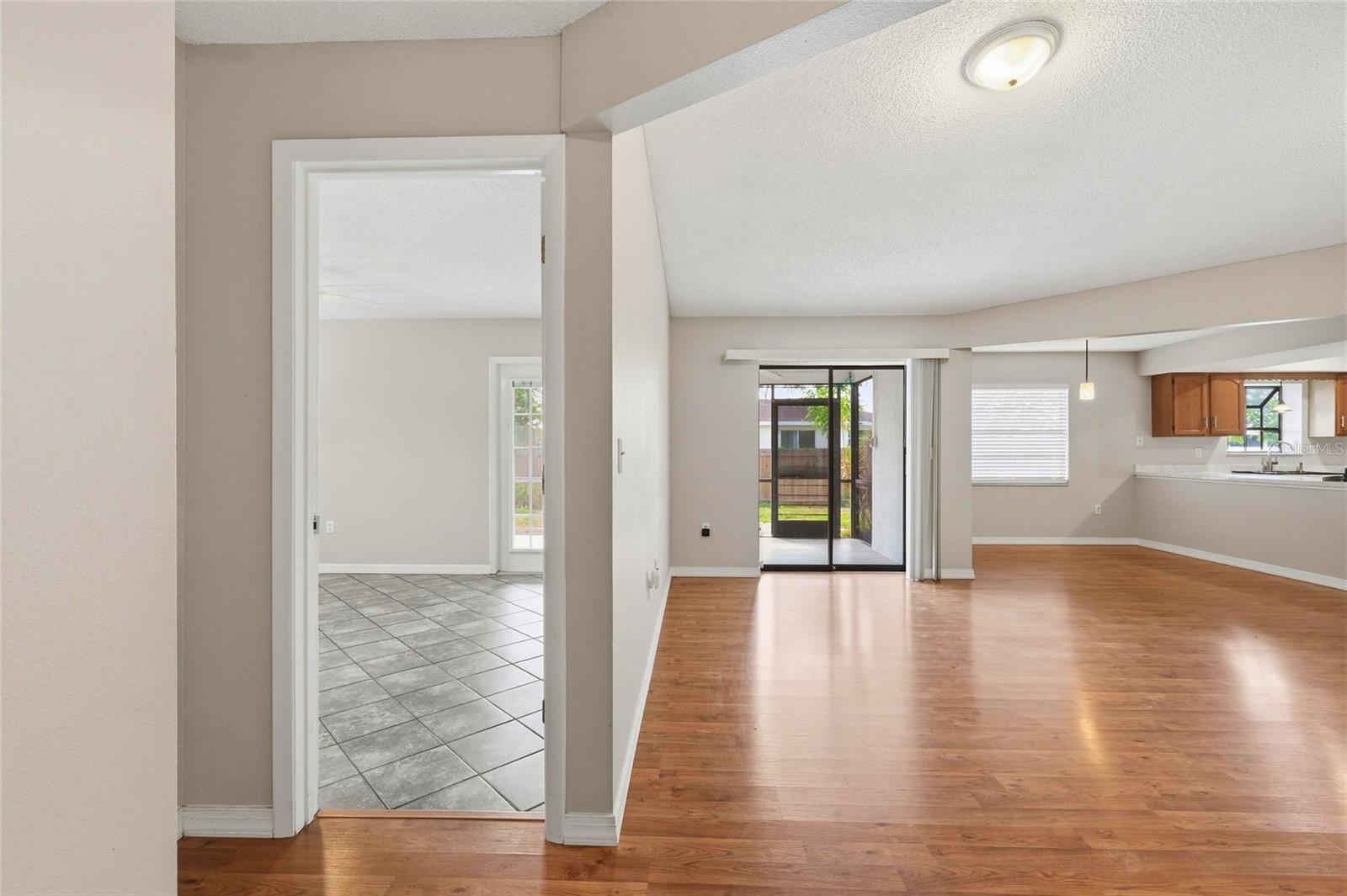 Listing Image #8