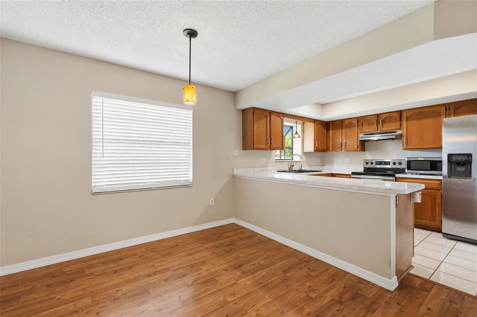 Listing Image #11