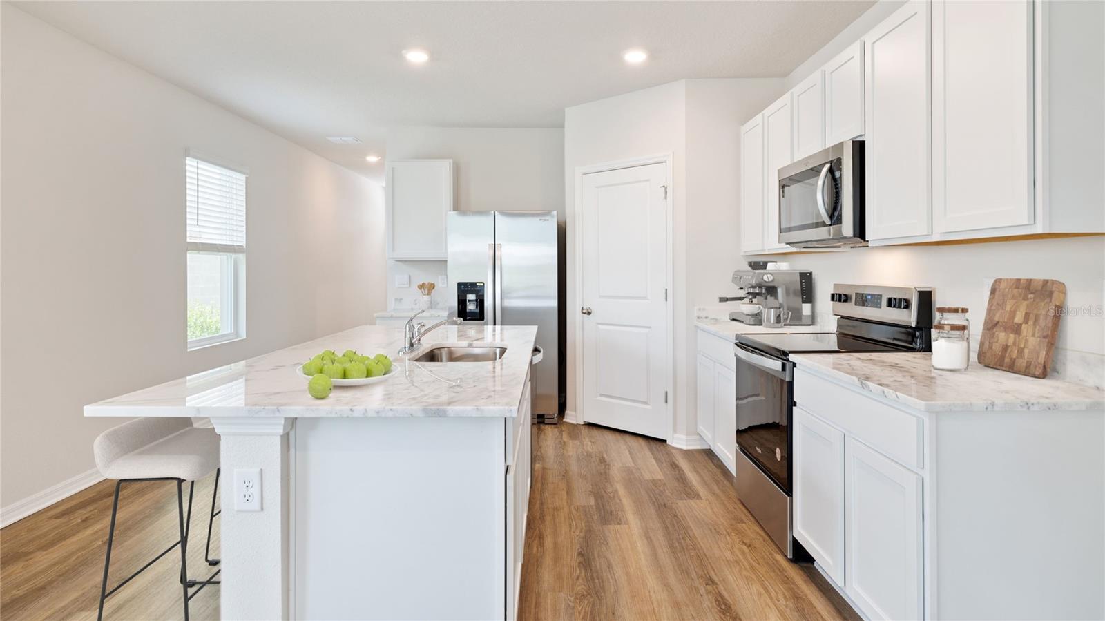 Listing Image #5