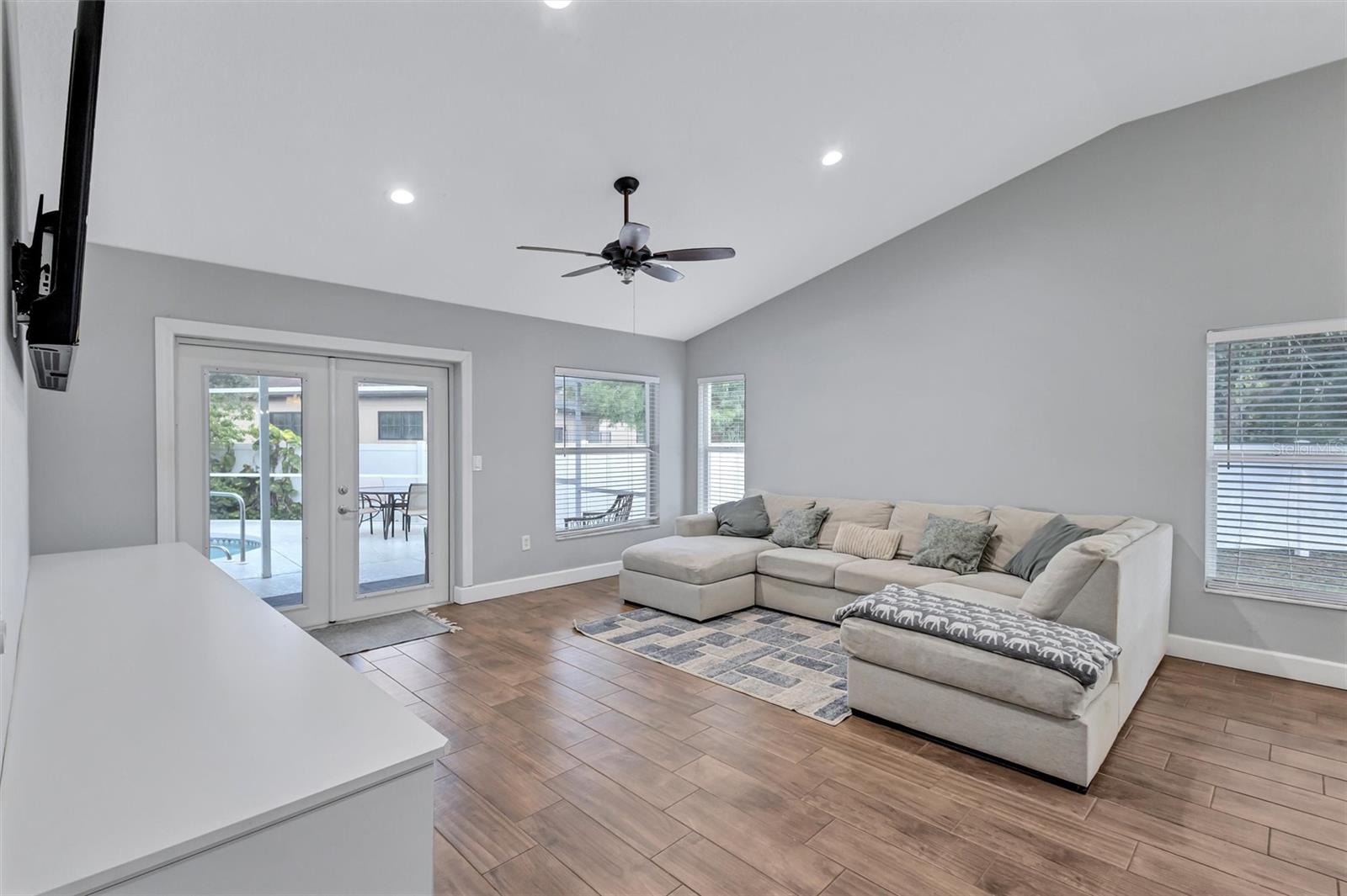 Listing Image #5