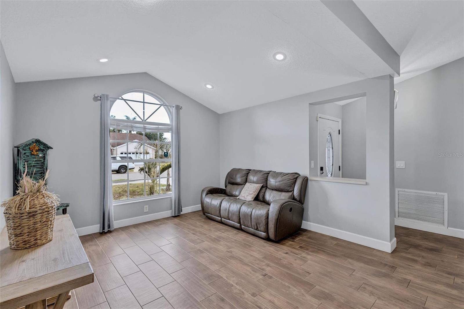 Listing Image #7