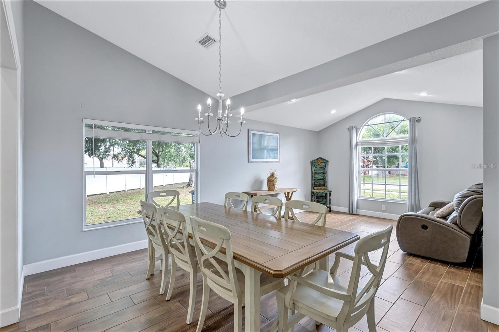 Listing Image #11