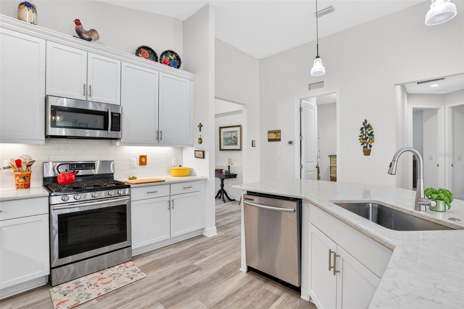 Listing Image #6