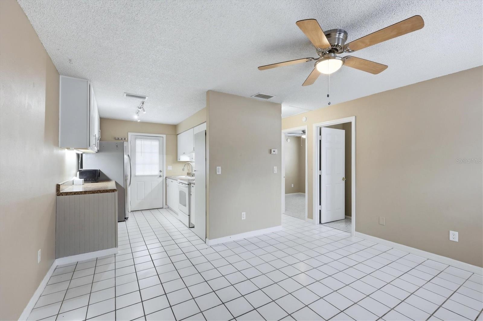 Listing Image #9