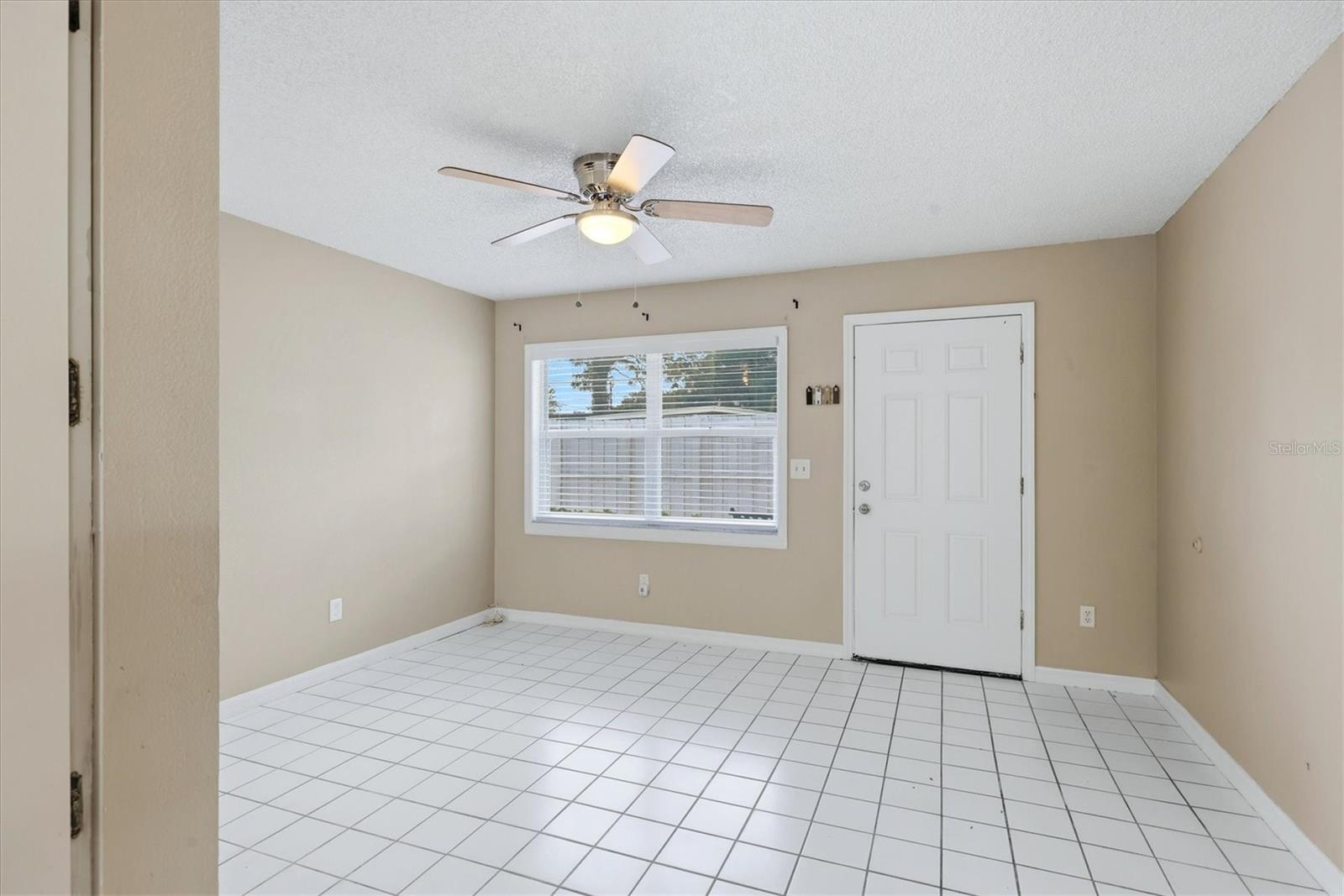 Listing Image #12