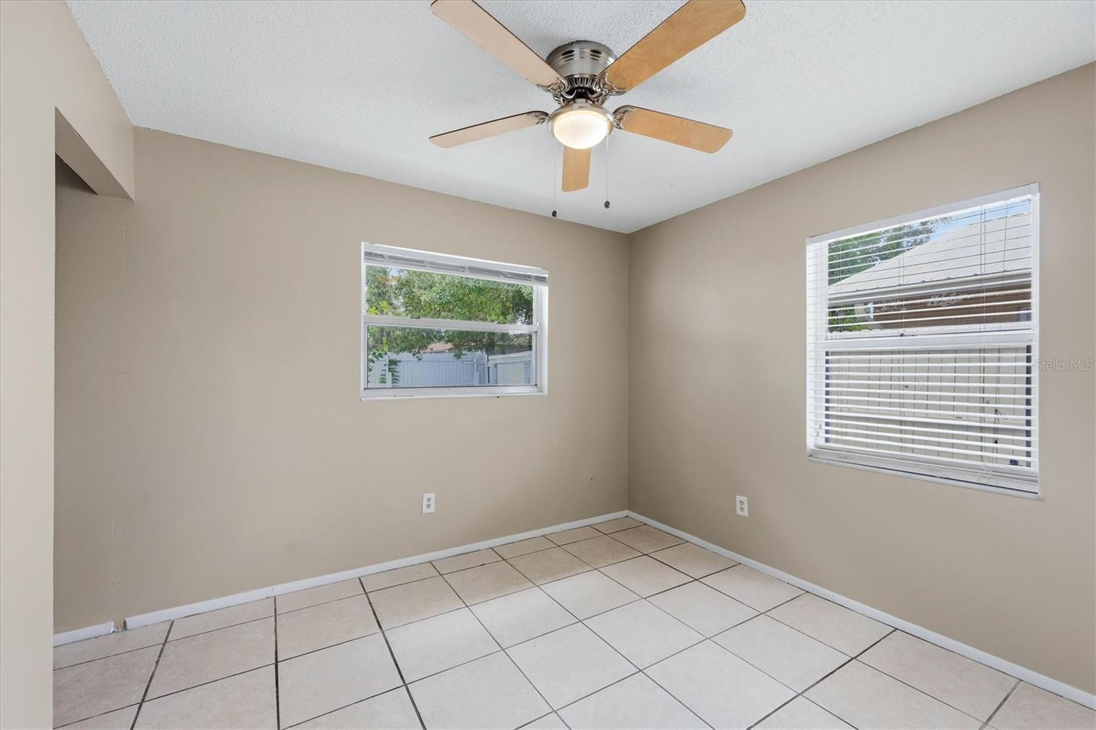 Listing Image #38