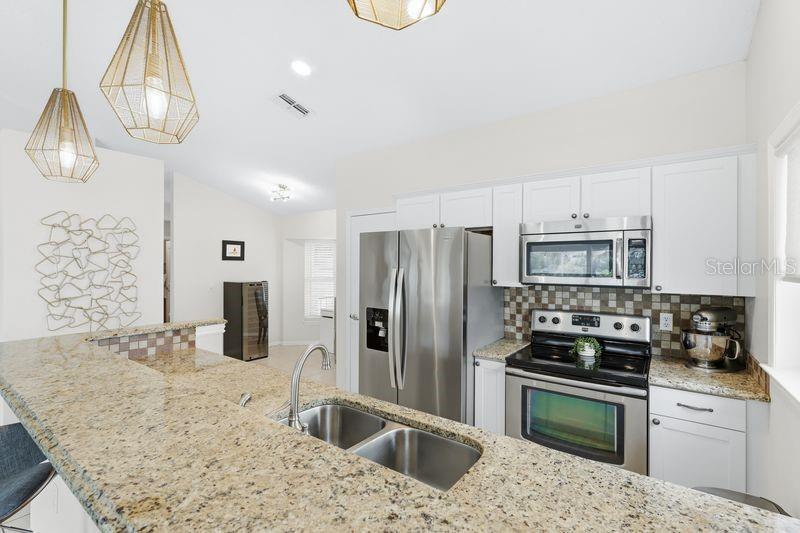 Listing Image #11