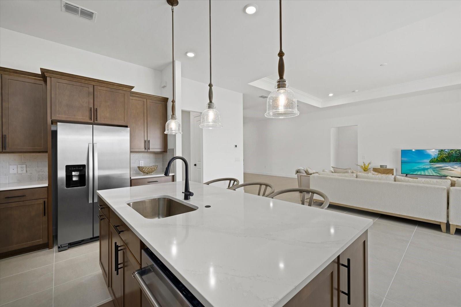 Listing Image #11