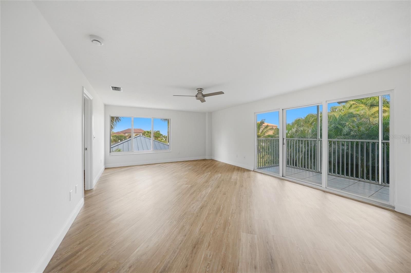 Listing Image #4