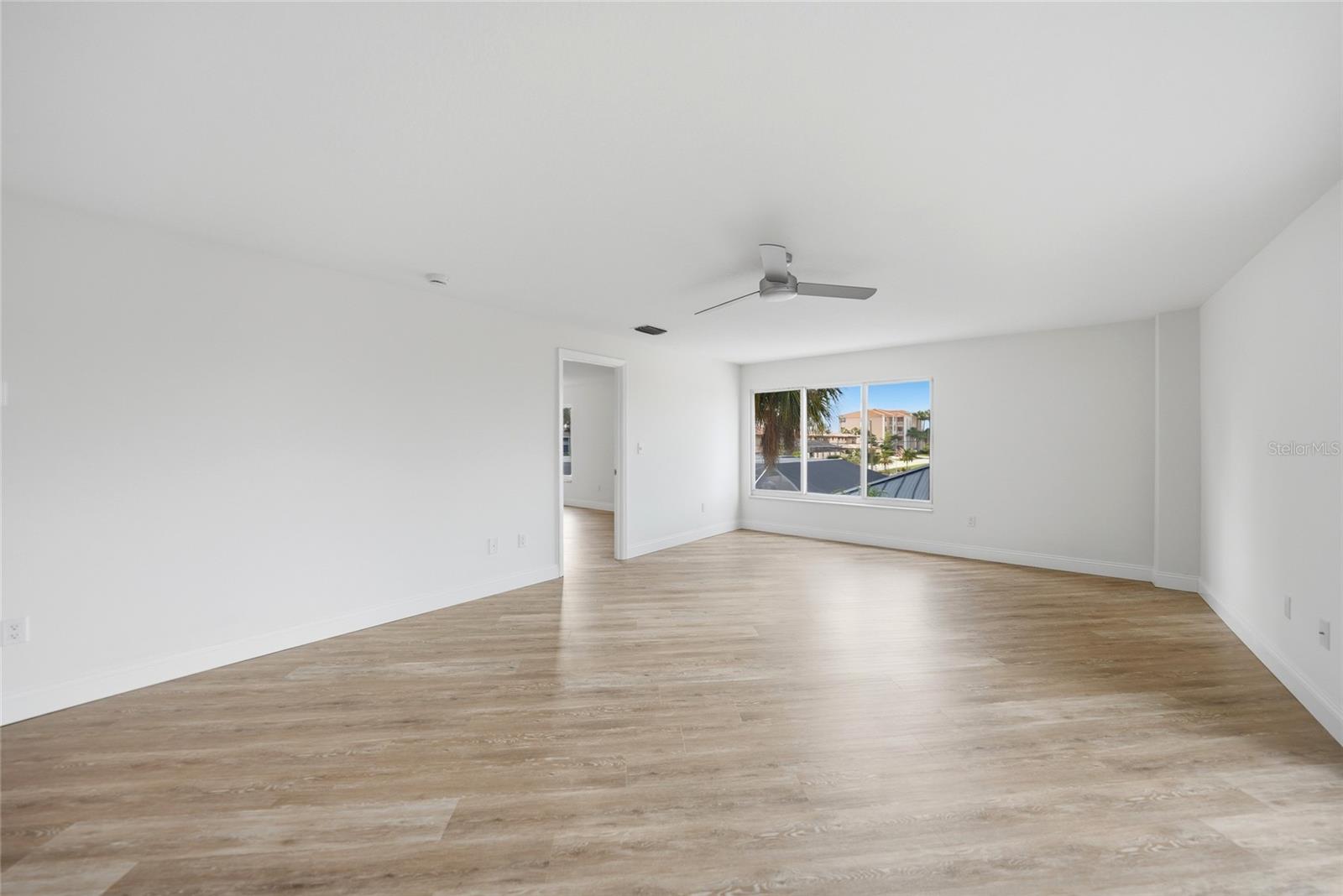Listing Image #5
