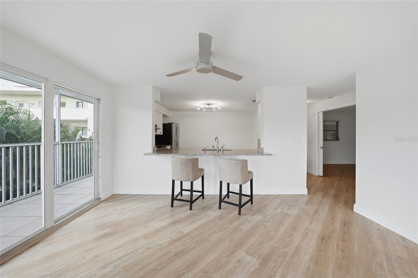 Listing Image #9