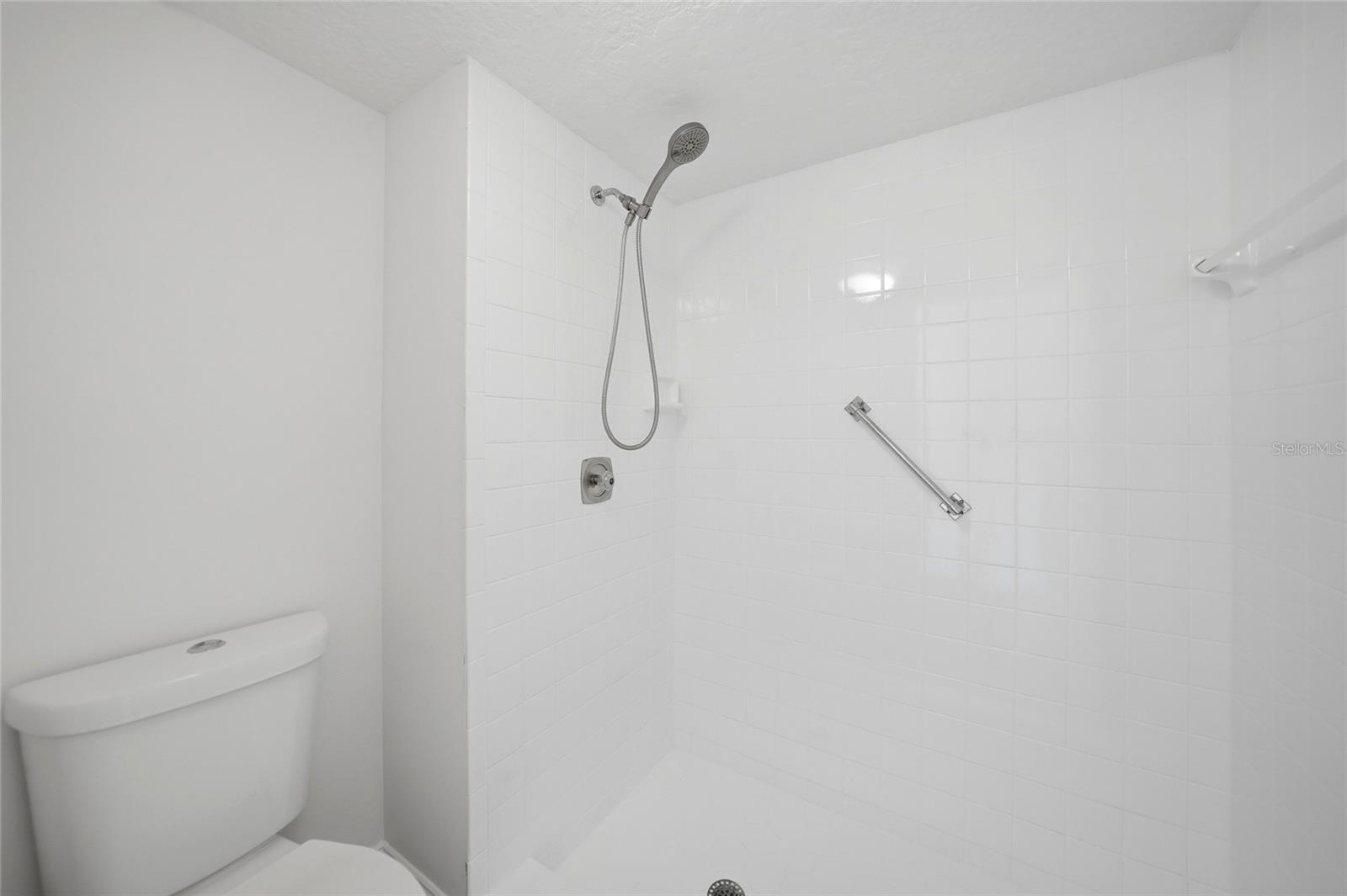 Listing Image #22