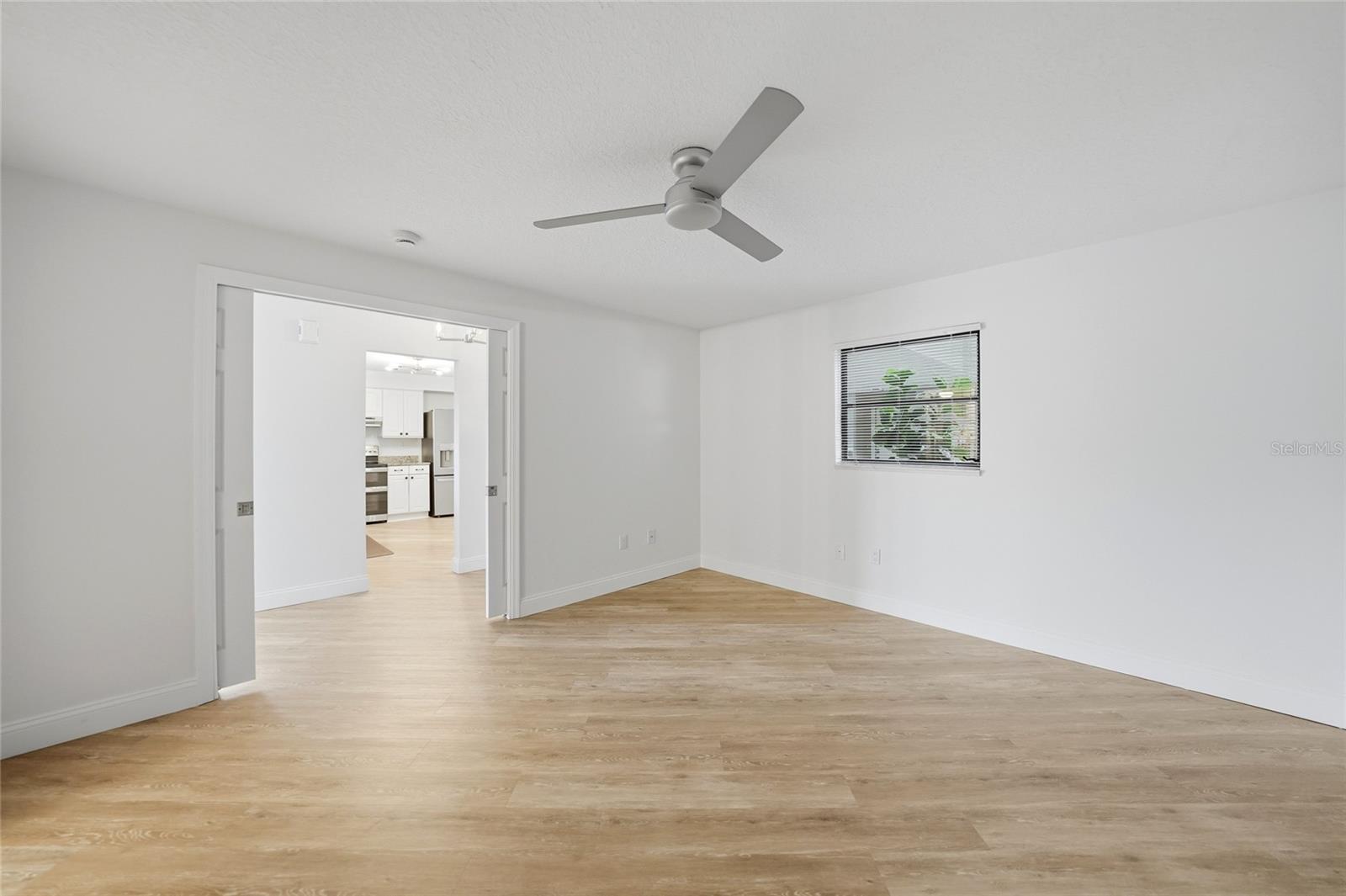 Listing Image #28