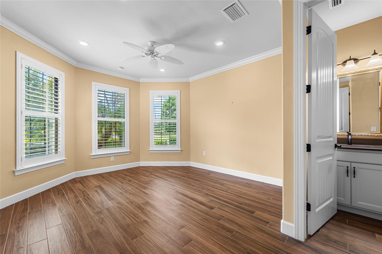 Listing Image #7