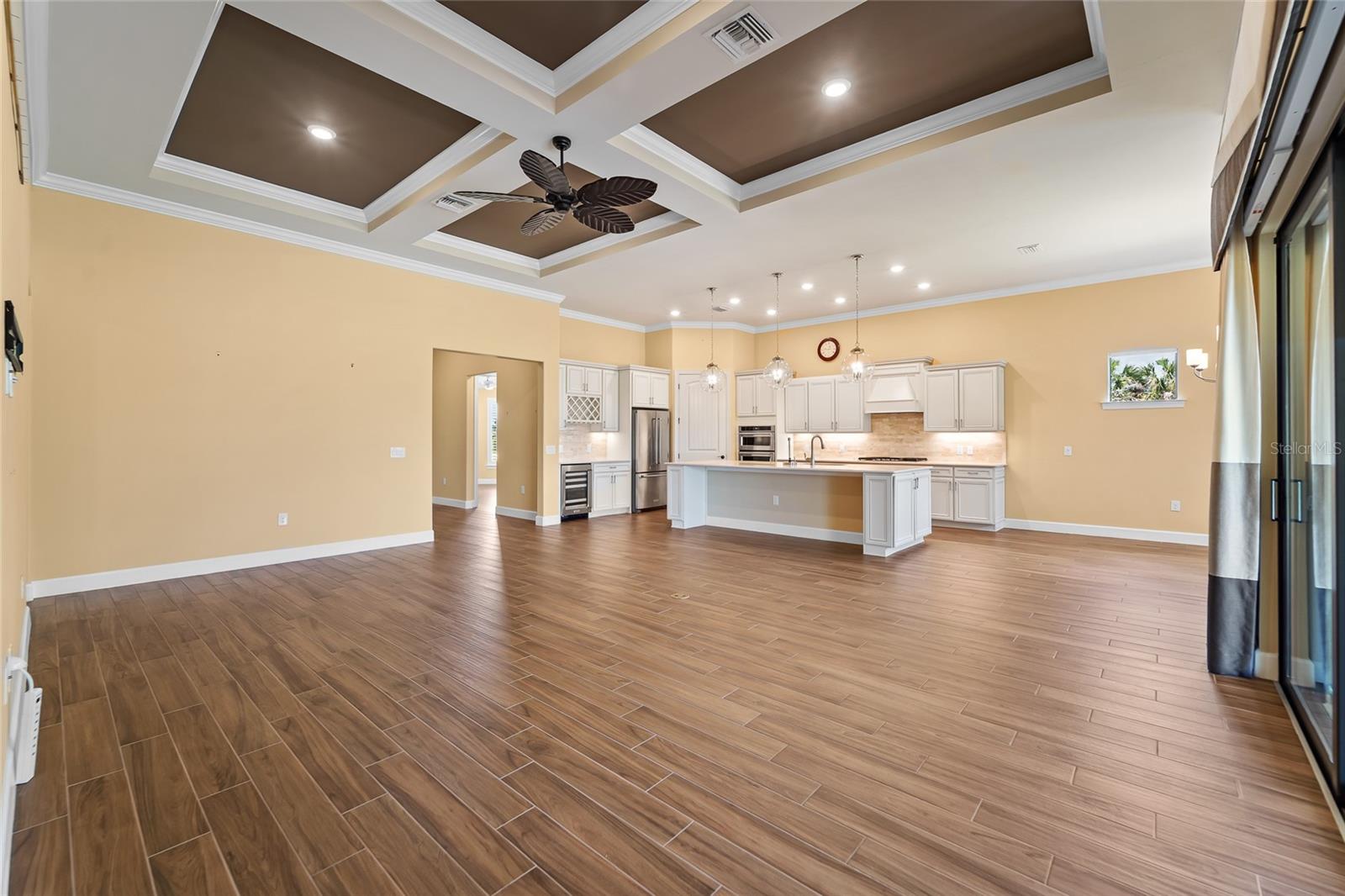 Listing Image #12