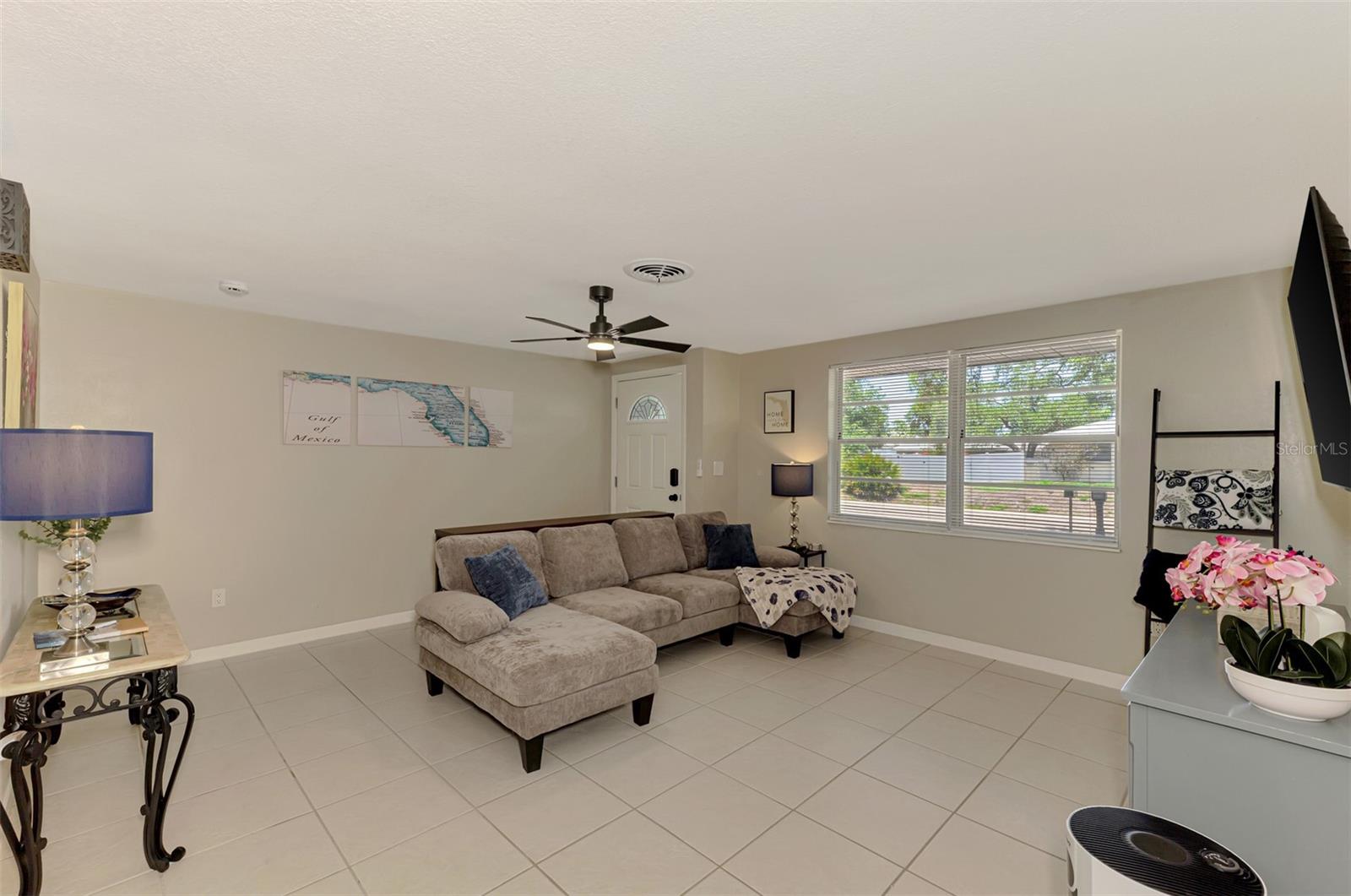 Listing Image #9