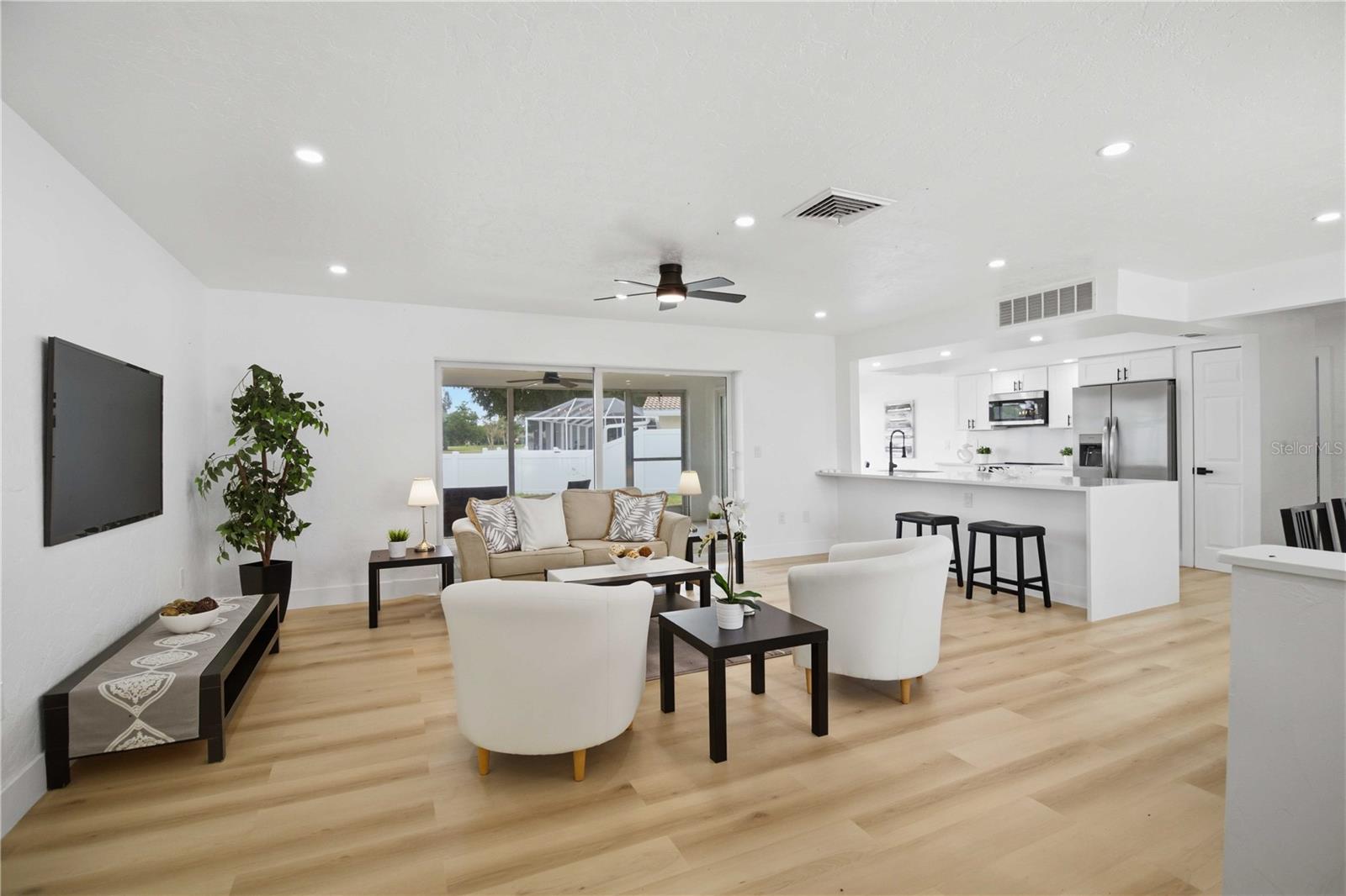 Listing Image #4