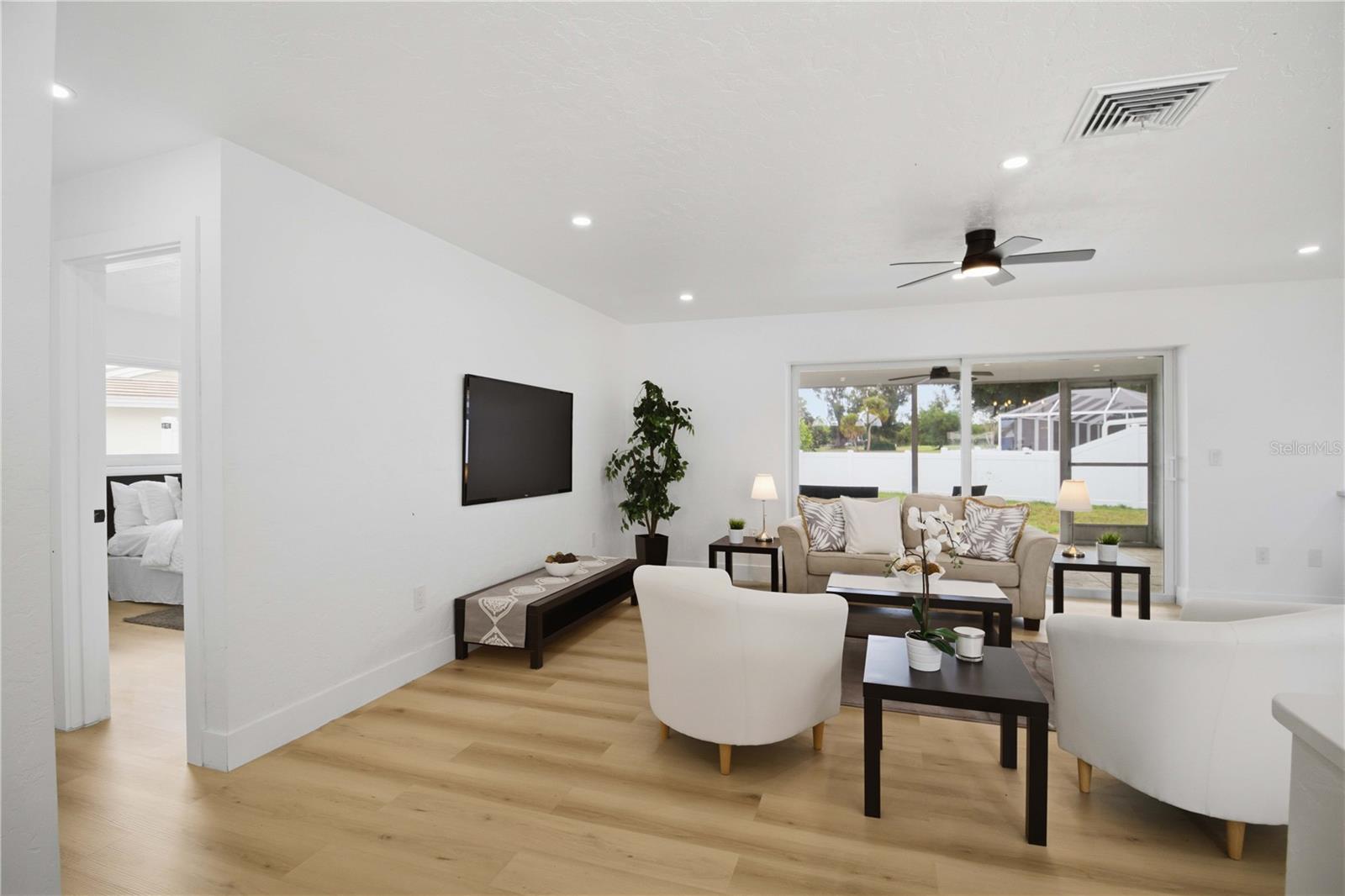 Listing Image #5