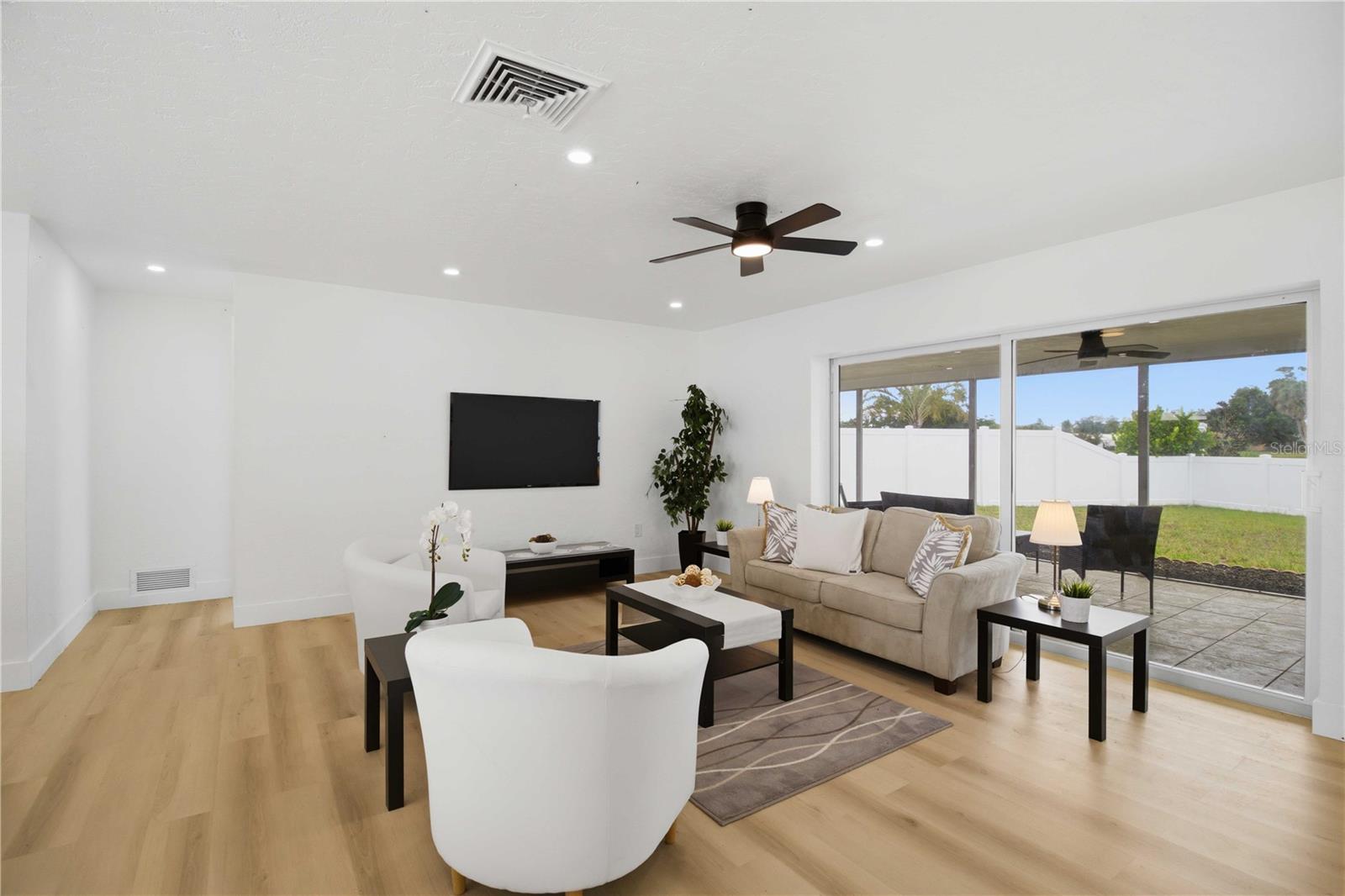 Listing Image #8