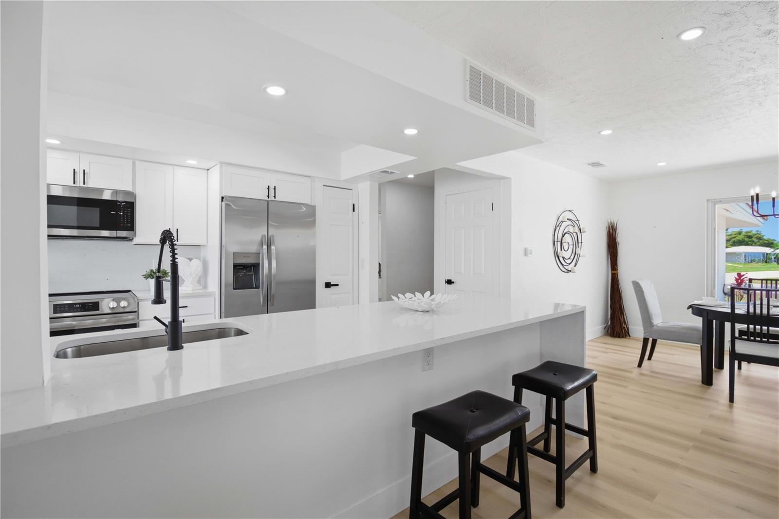 Listing Image #11
