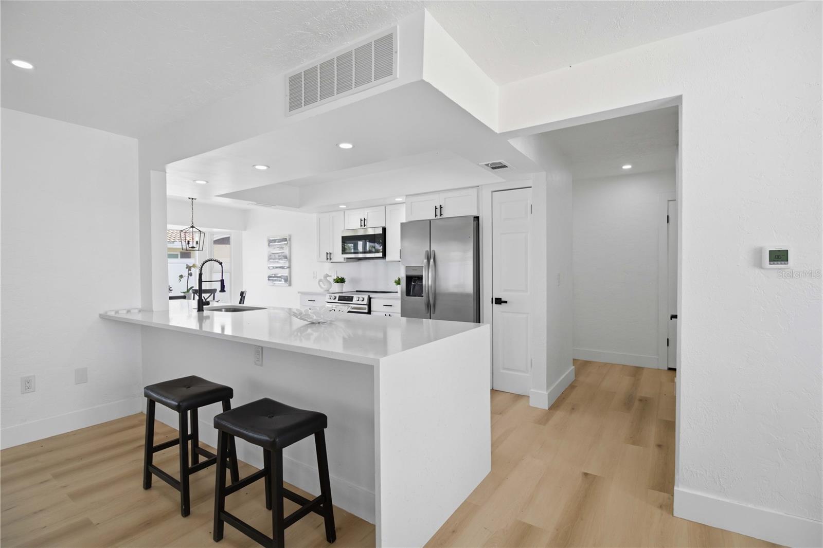 Listing Image #12