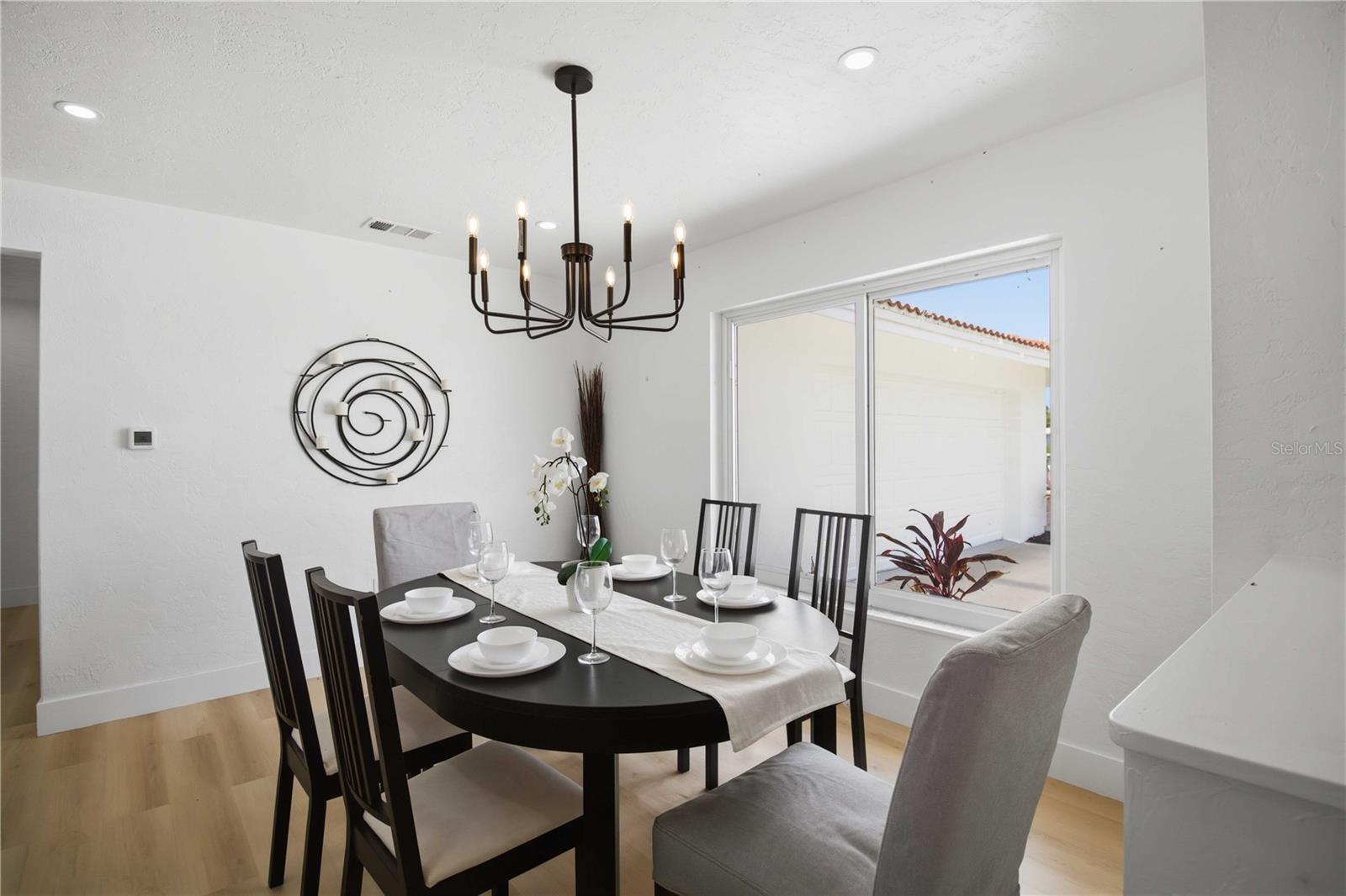 Listing Image #13