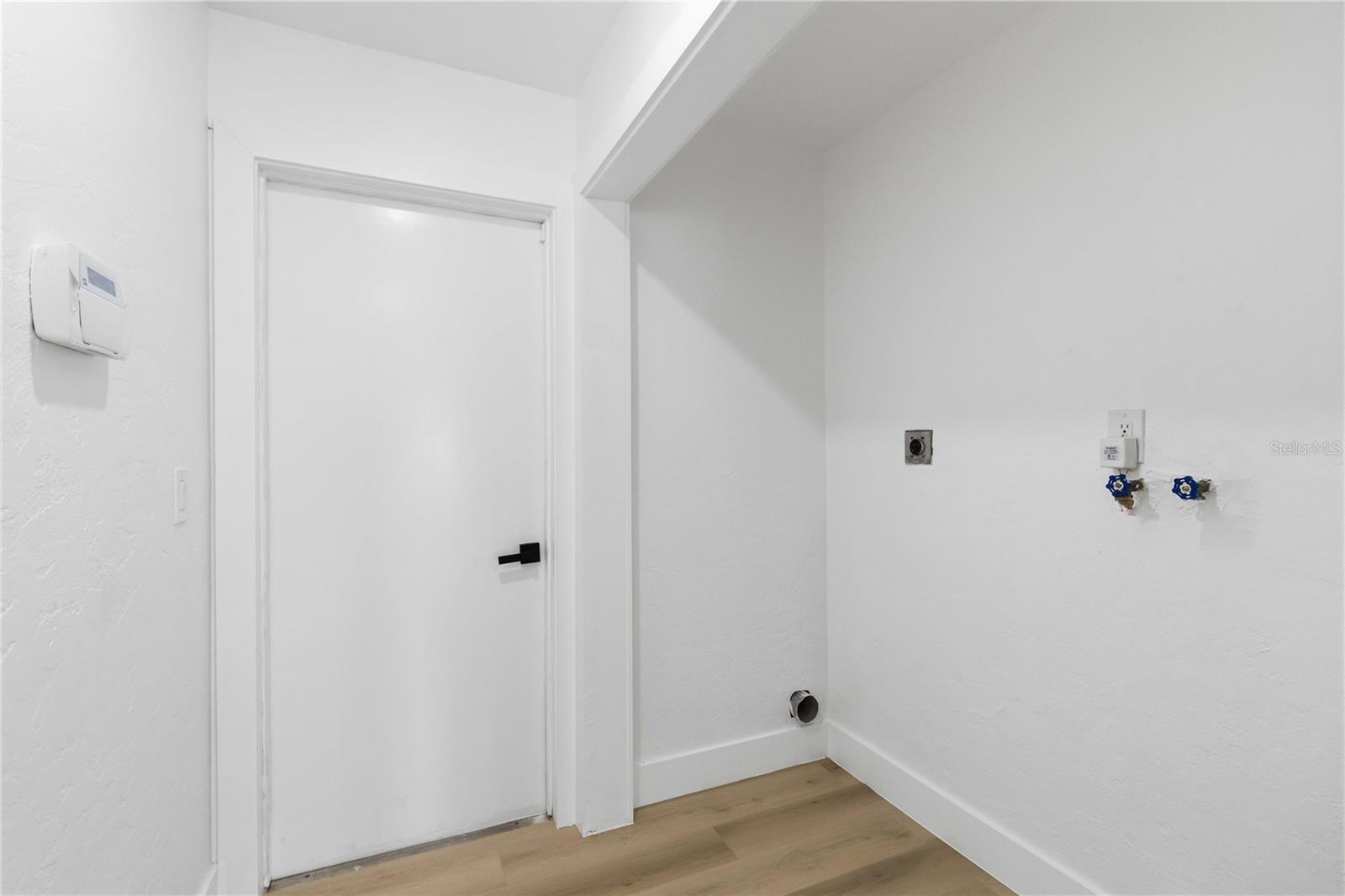 Listing Image #28