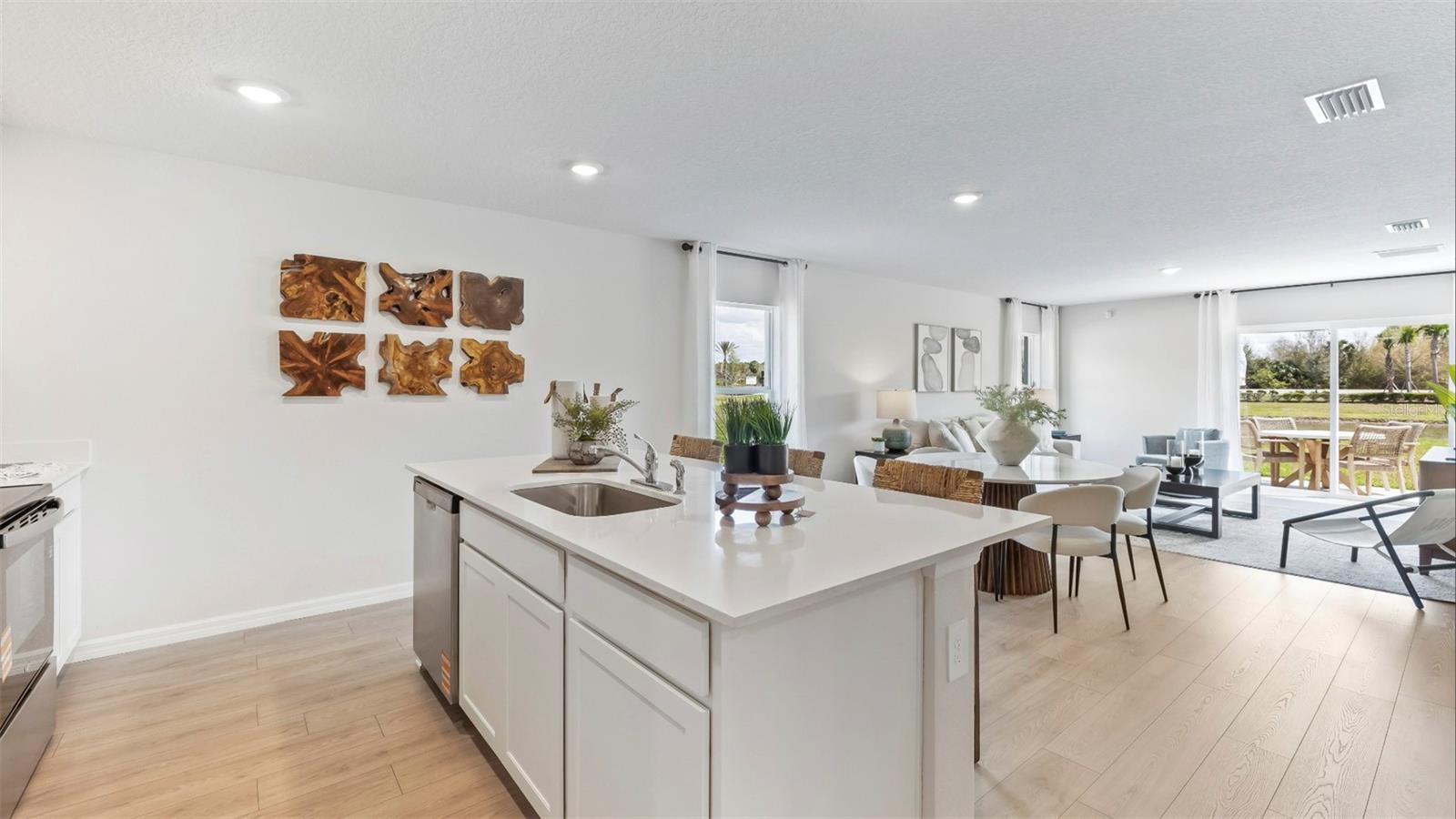 Listing Image #3