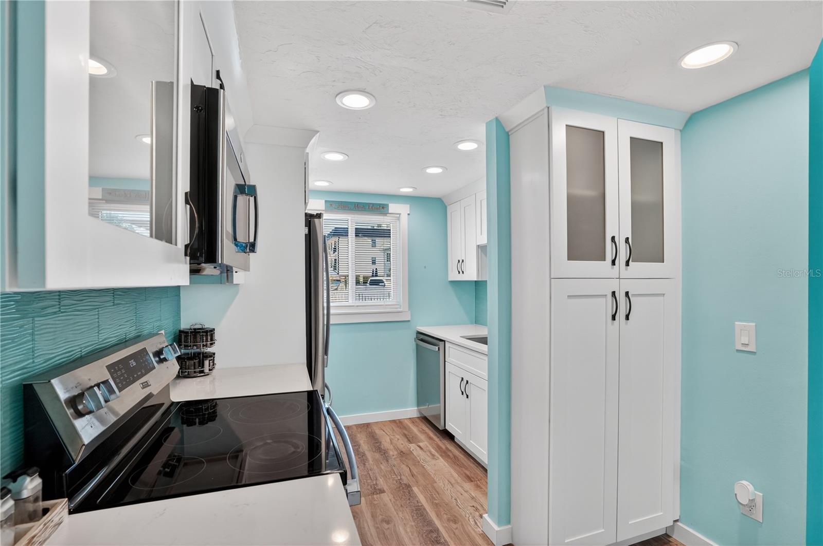 Listing Image #10