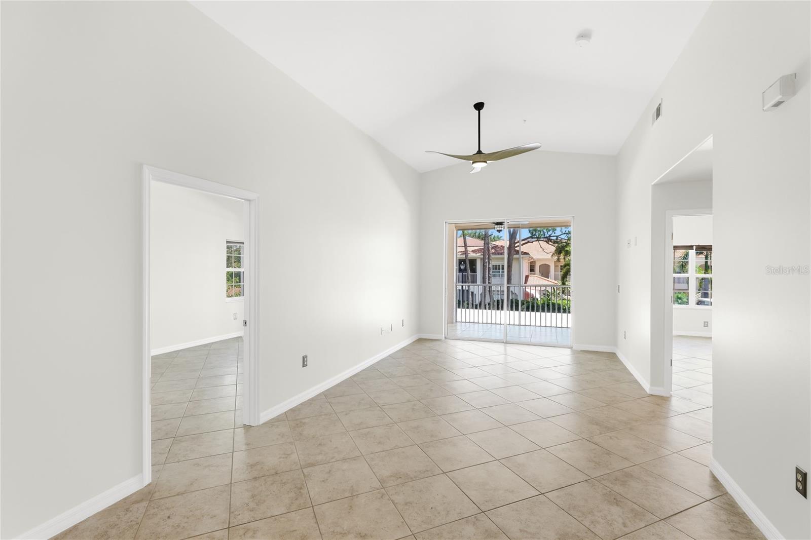 Listing Image #9