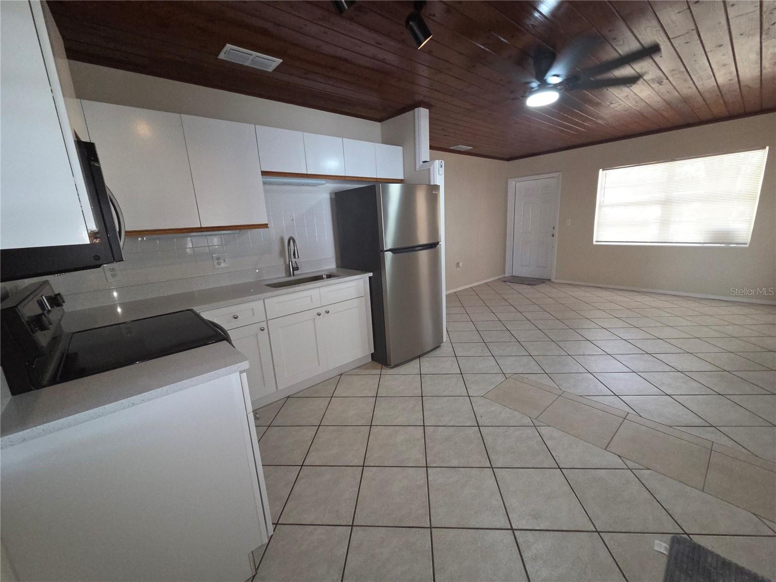 Listing Image #9
