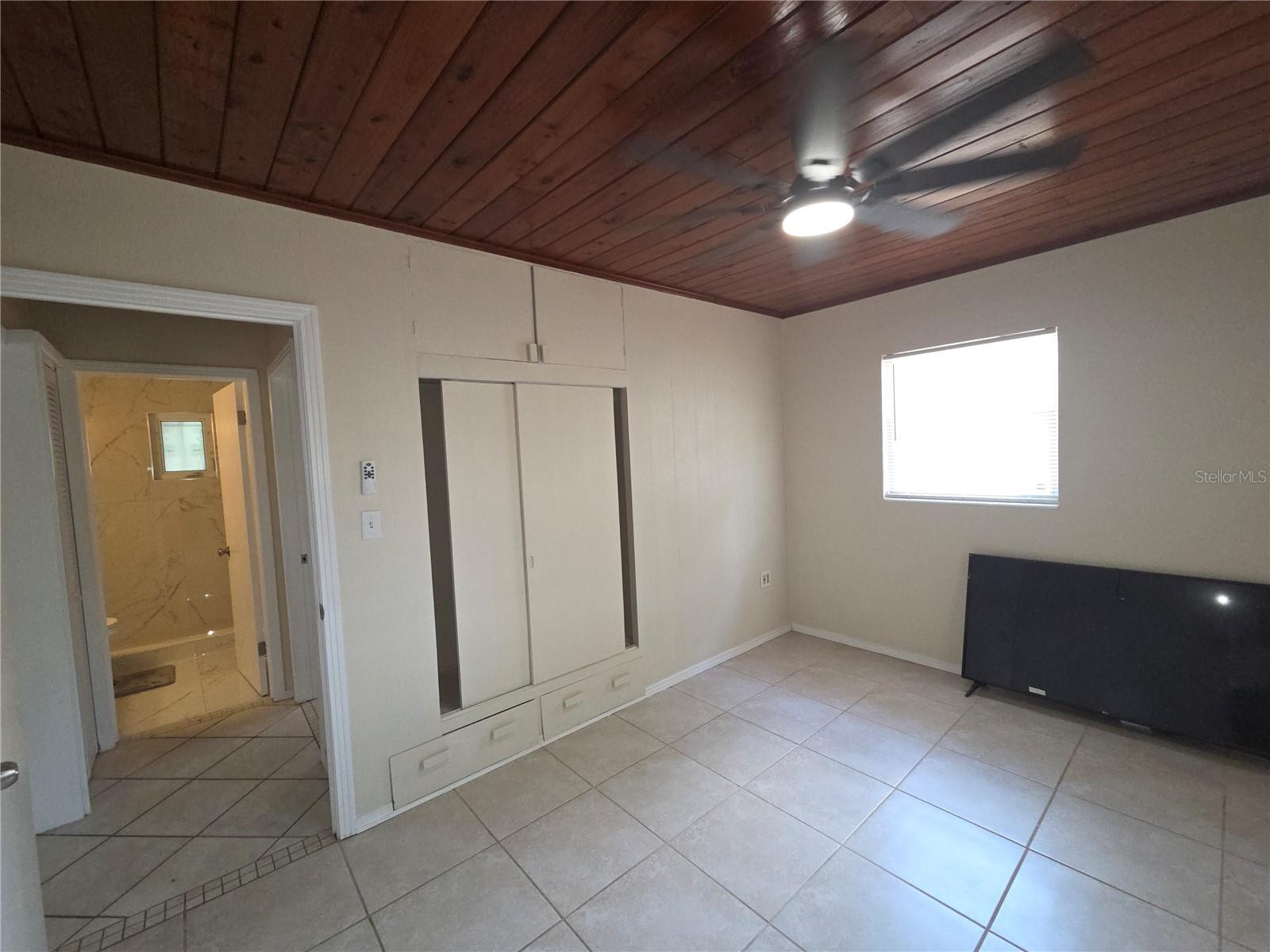 Listing Image #13