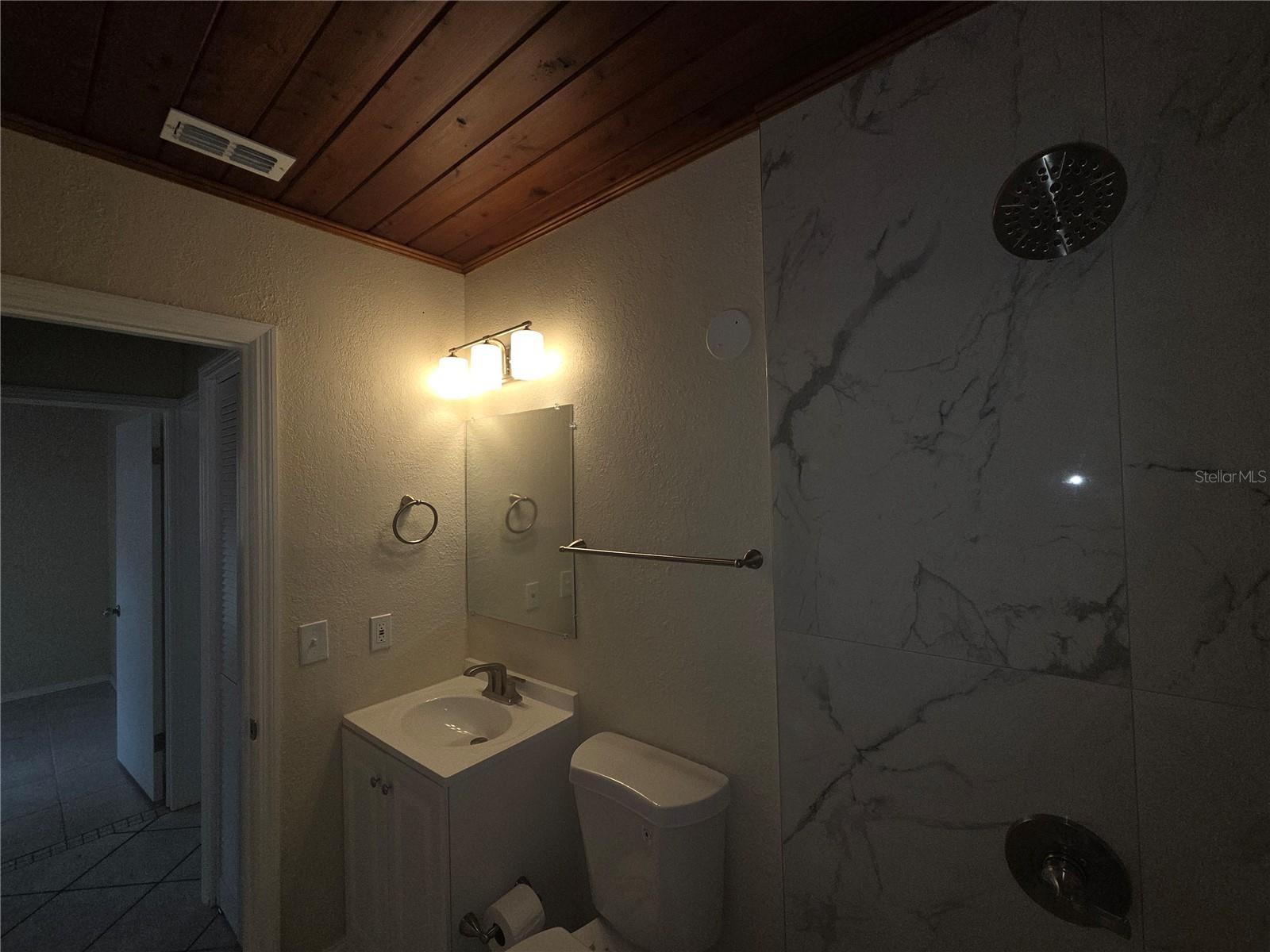 Listing Image #17