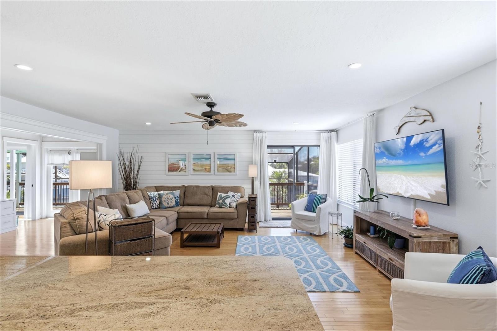Listing Image #11